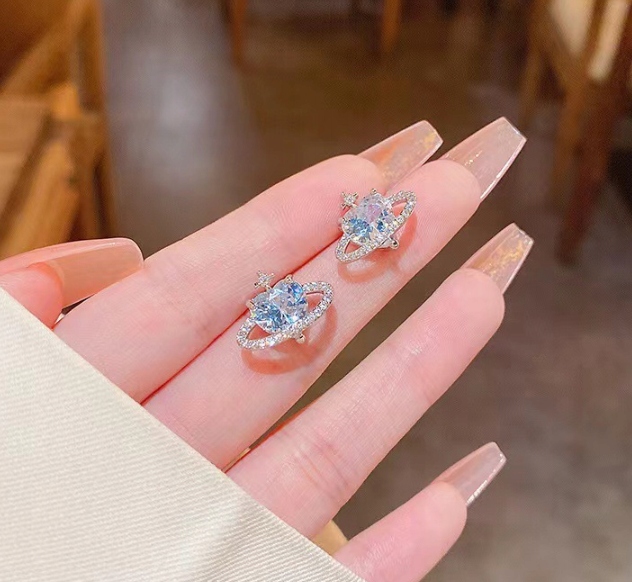 Kolczyki Planeta Saturn Serce Goth Srebrne Cyrkonie Materiał inny materiał