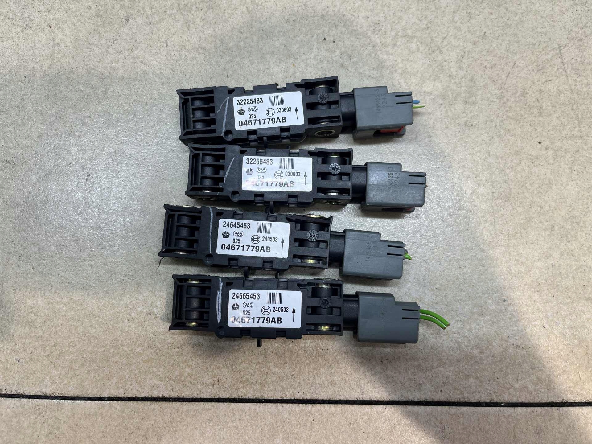 Crashsensor Drucksensor PACIFICA 3.5 V6 04671779AB