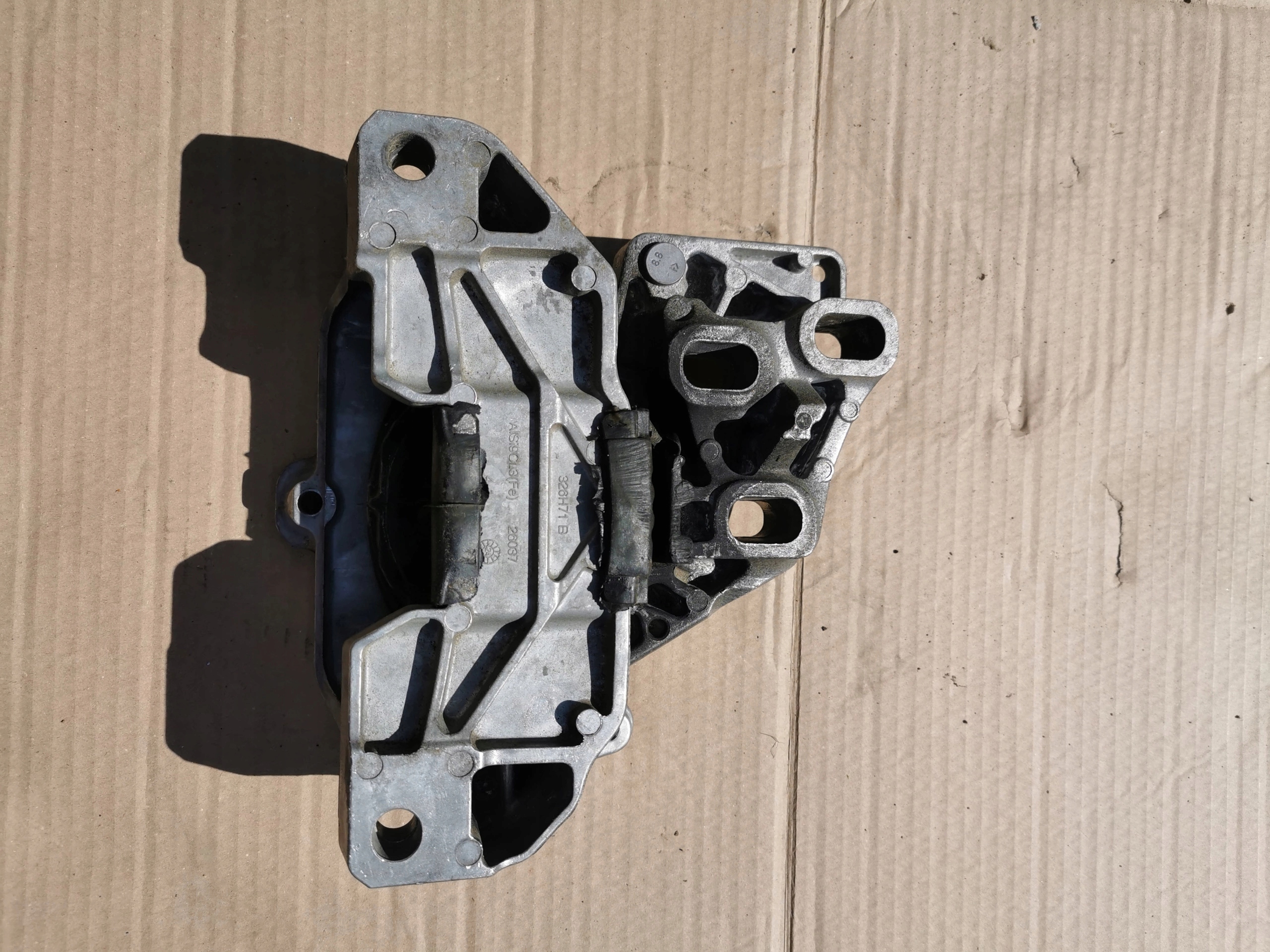 MERCEDES GLA CLA A KLASA A35 B A2472406100 KLASA engine mount