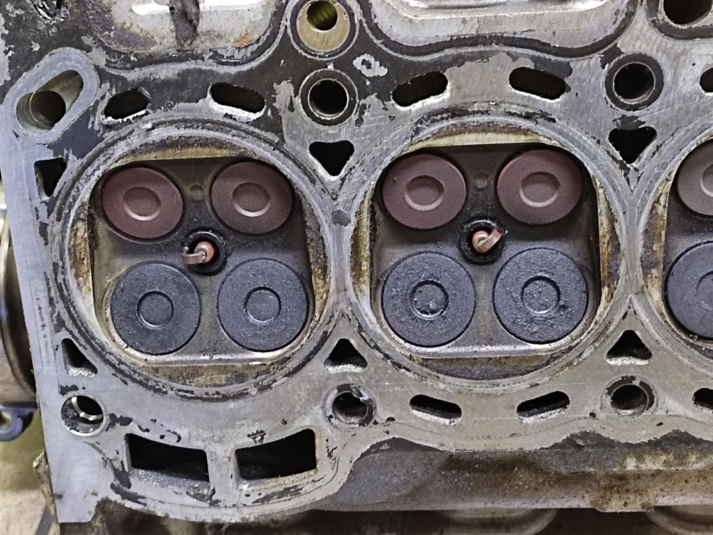 TOYOTA YARIS e 1.3 TESTATA Motore U4