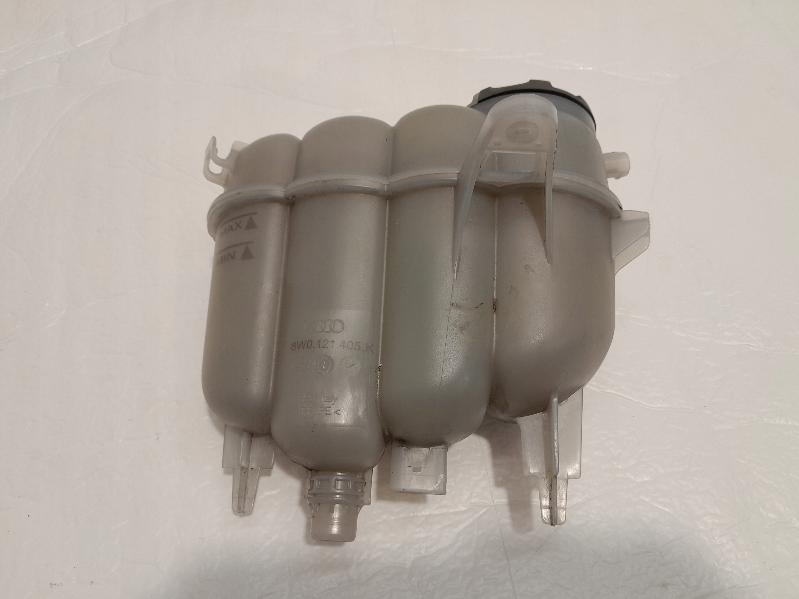 AUDI A4 B9 LIFT Scheibenwaschbehälter 8W0121405K
