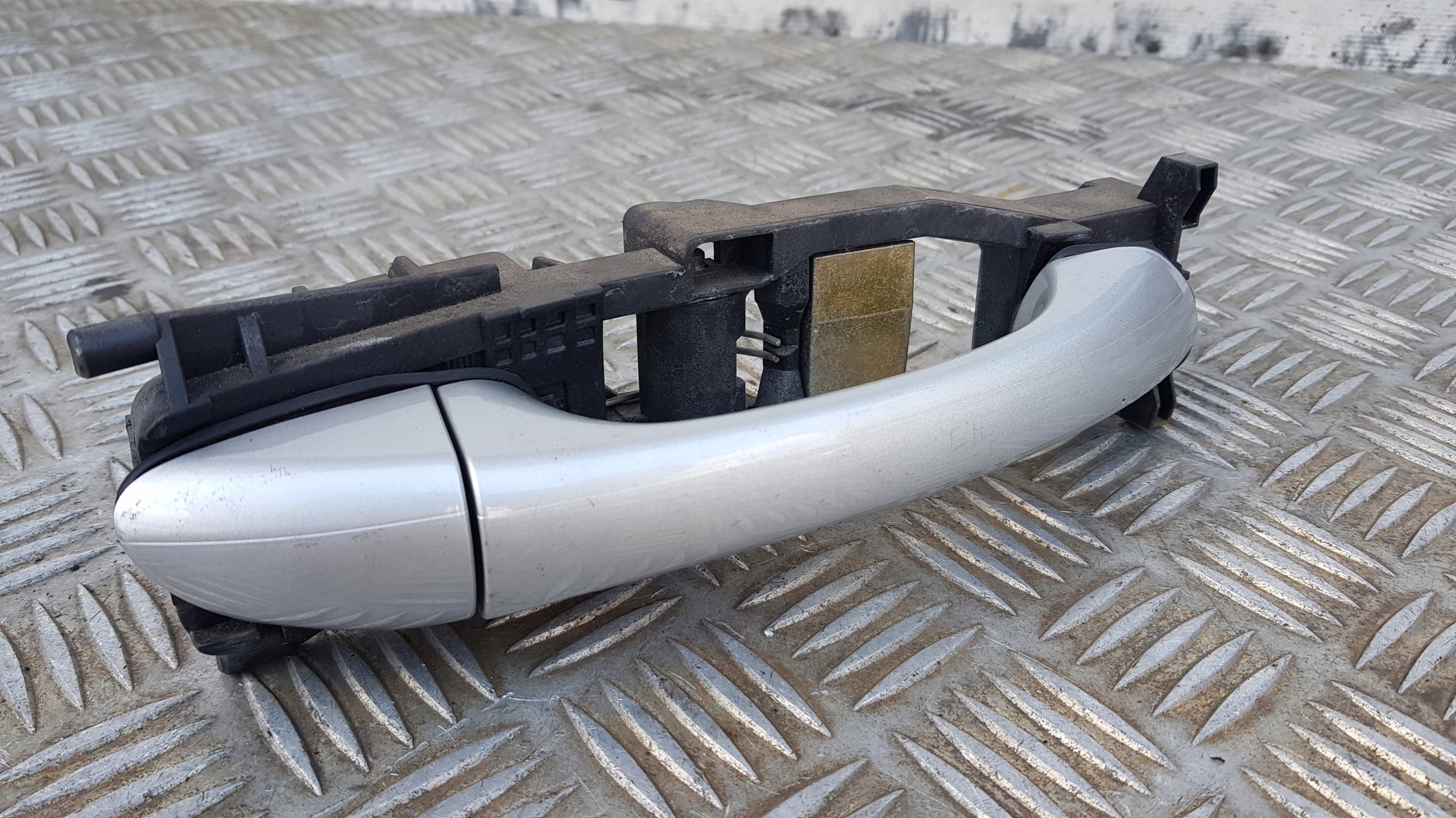 MERCEDES W203 handle right front 744