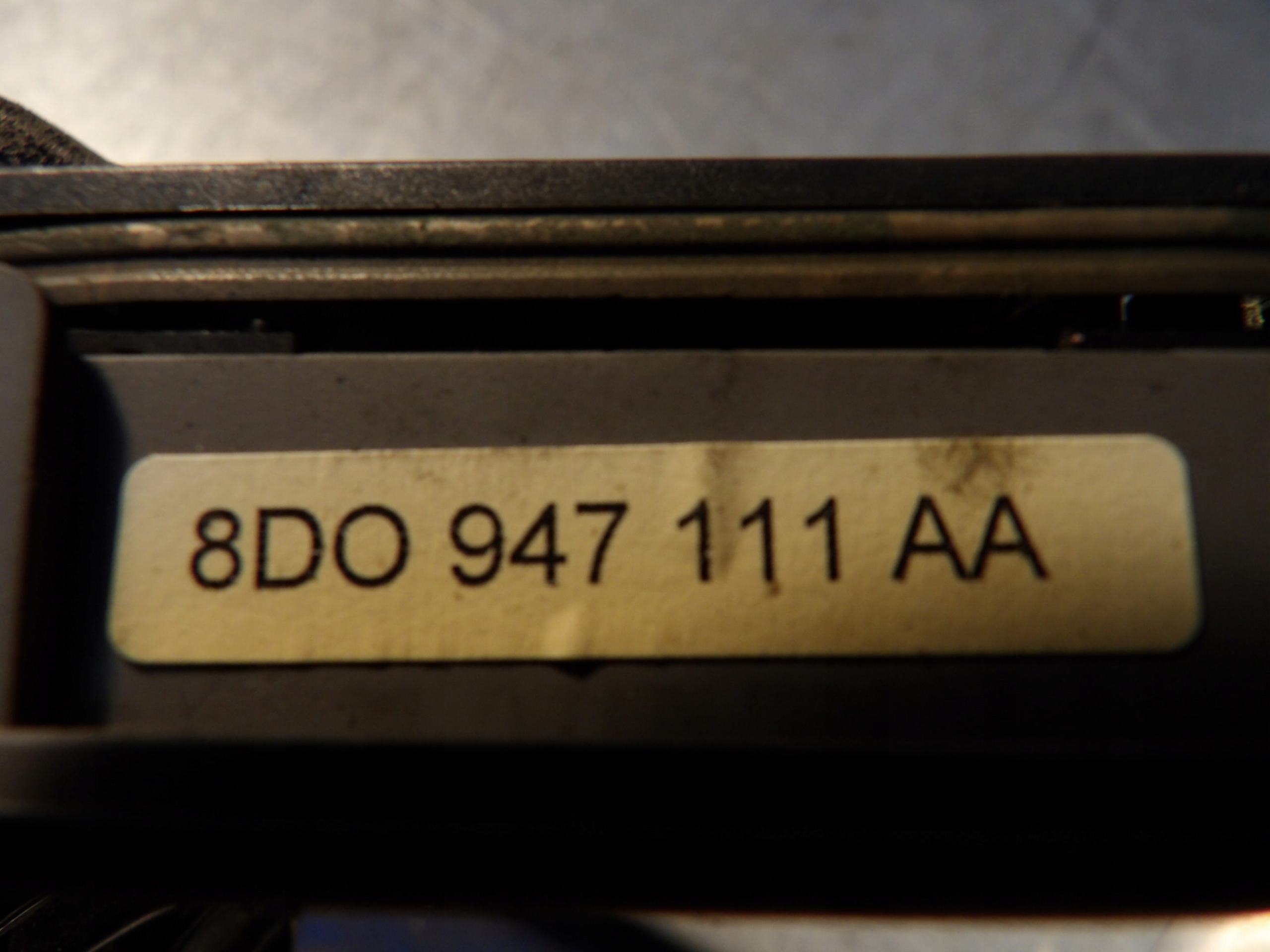 Oswietlenie cabs Audi A4 B5 FL 8D0947111AA