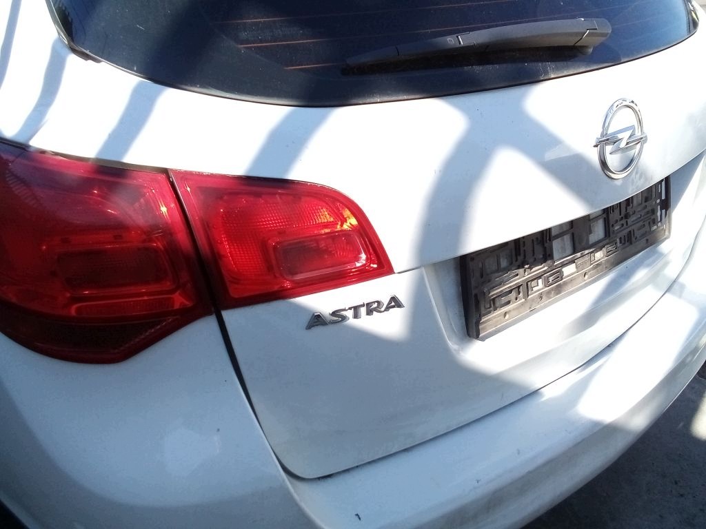 Opel Astra J 4 IV kombi boot door rear