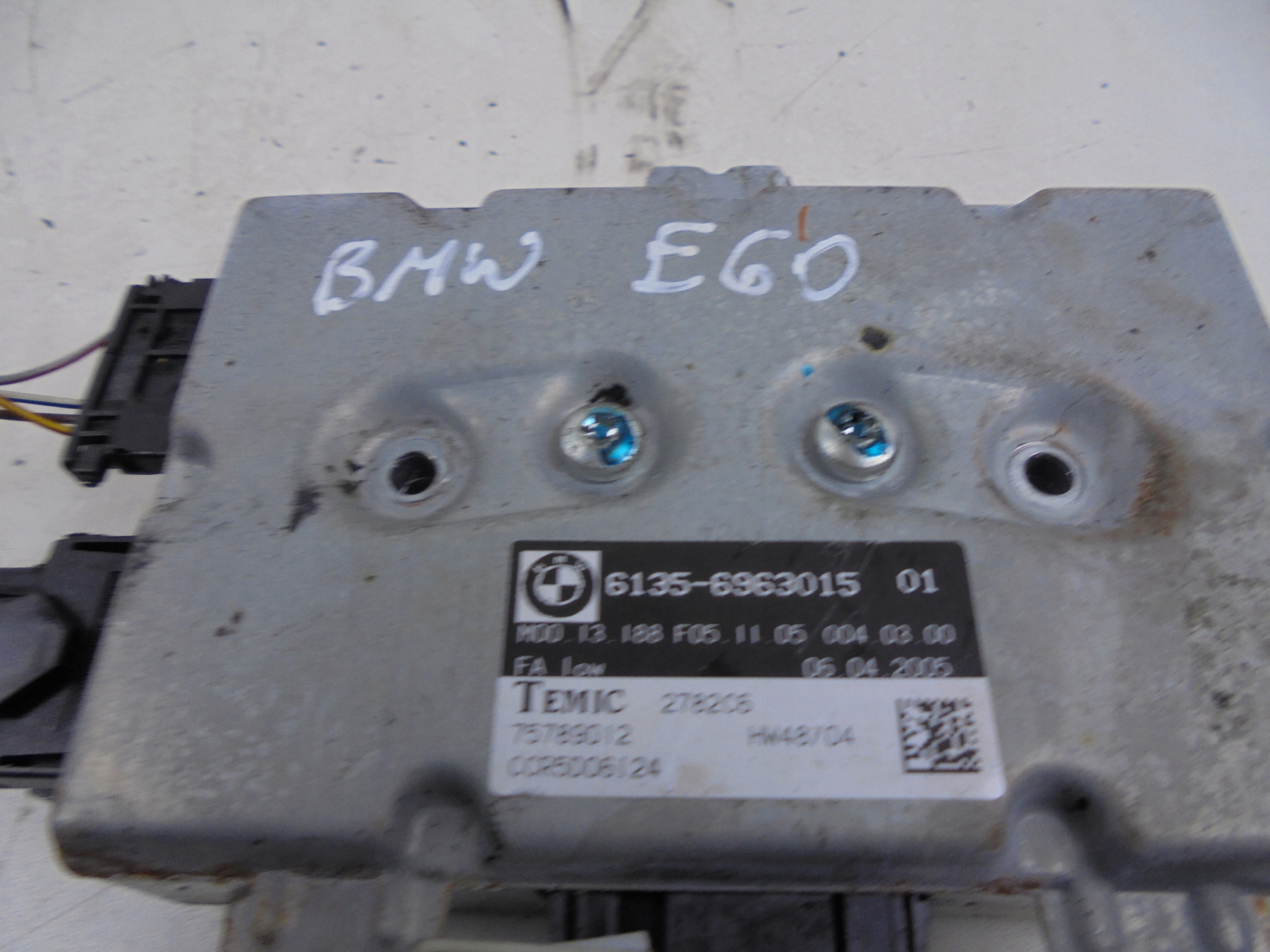 MODUŁ STEROWNIK DRZWI LEWY PRZÓD 6135-6963015 BMW E60 Producent części BMW OE