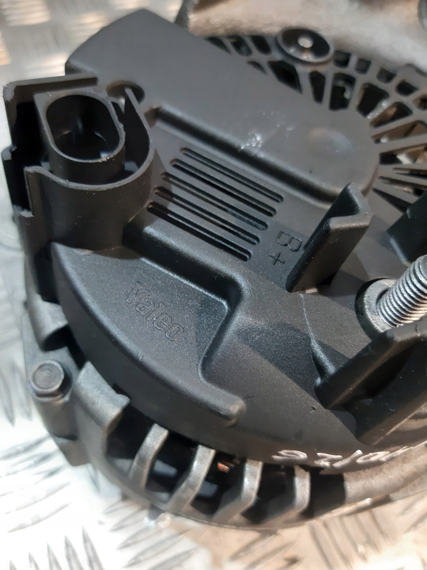 alternator VALEO BMW 3 E46 2.0d STX100026
