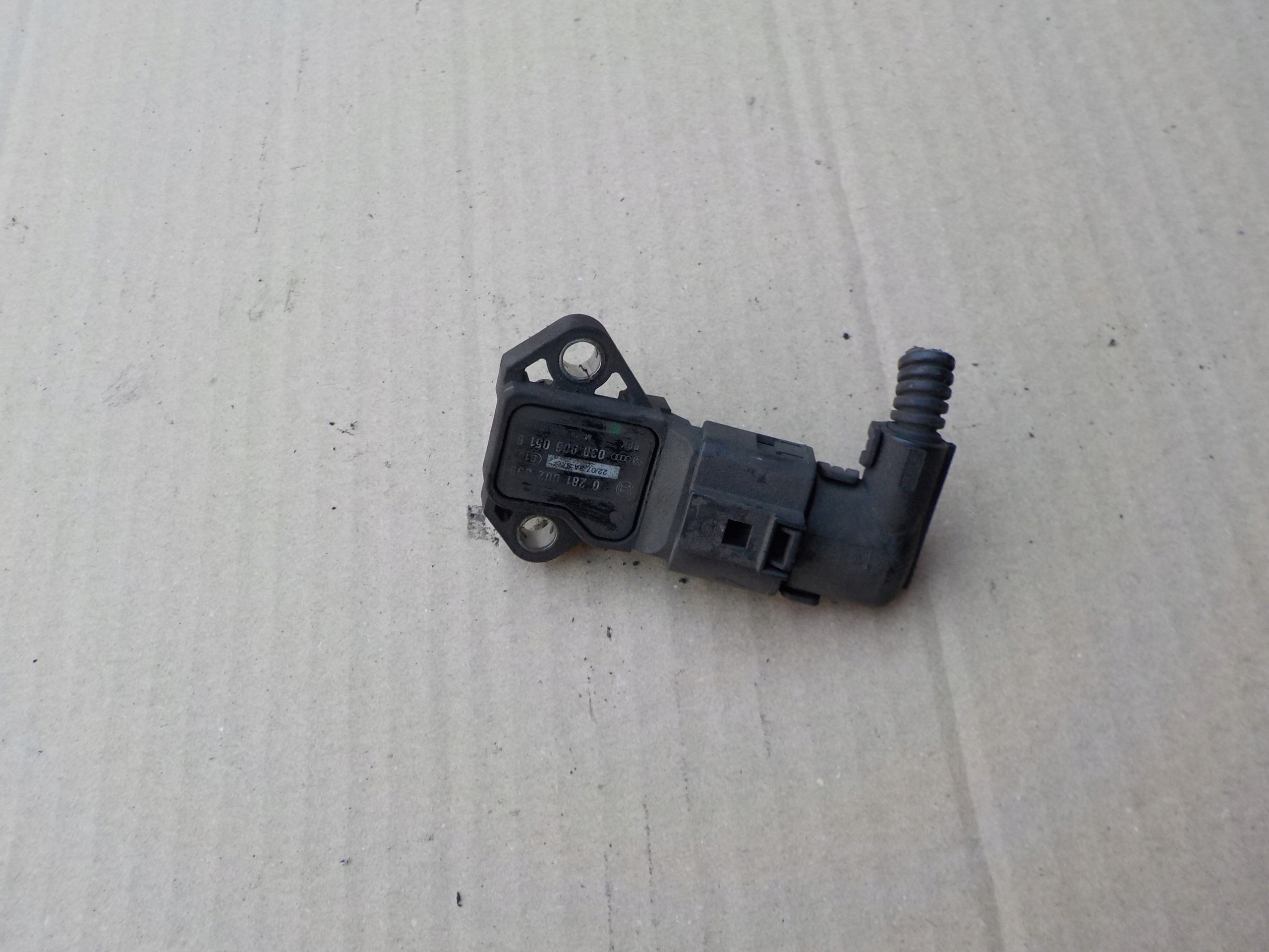 Sensor Druck map sensor vw golf V 1,9 tdi 038906051B