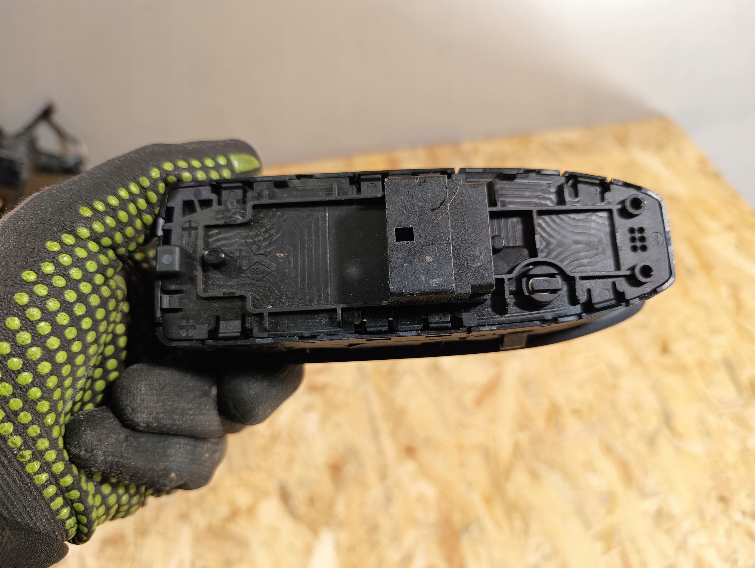 window control switch RENAULT CLIO V 254104196R