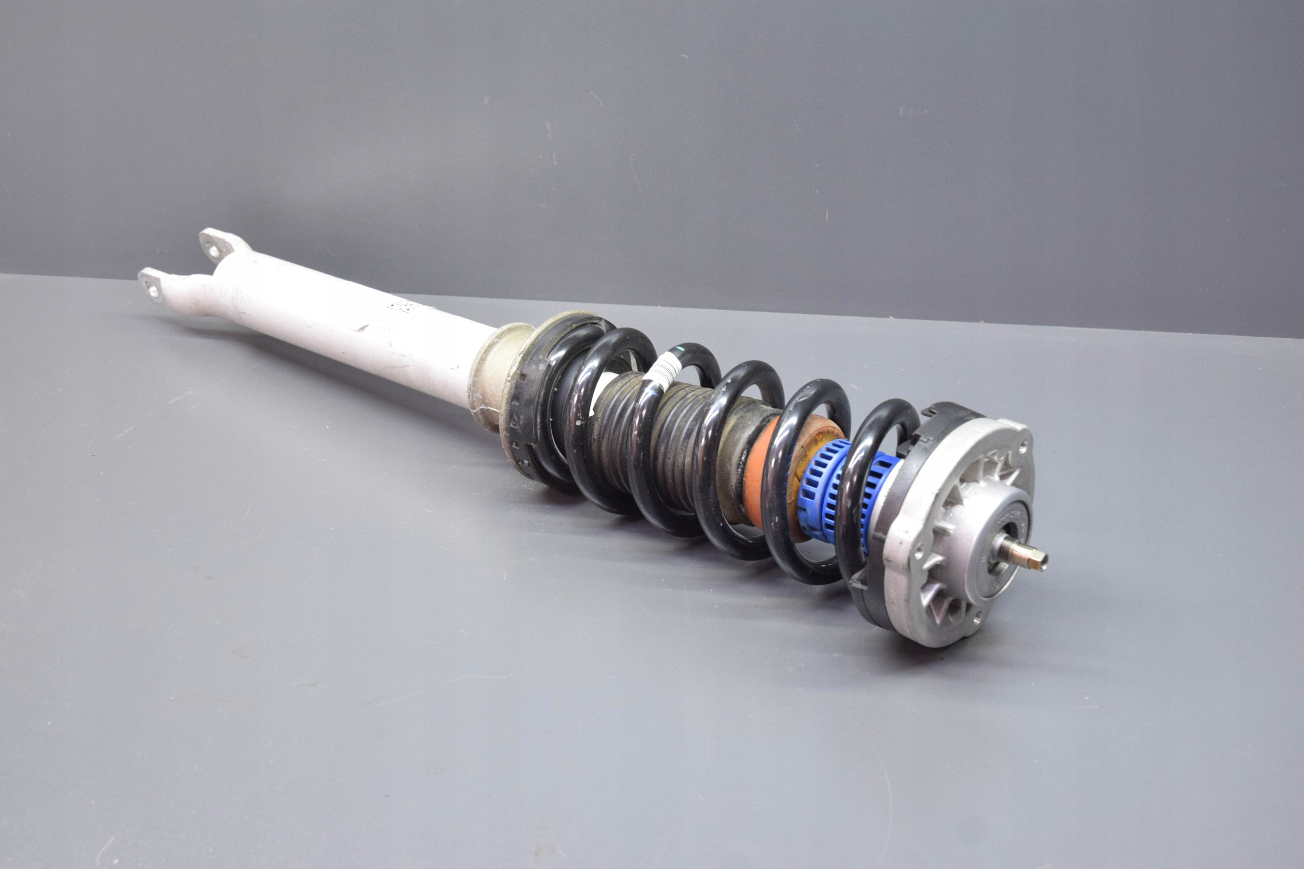 shock absorber right front BMW M6 F13 126km!