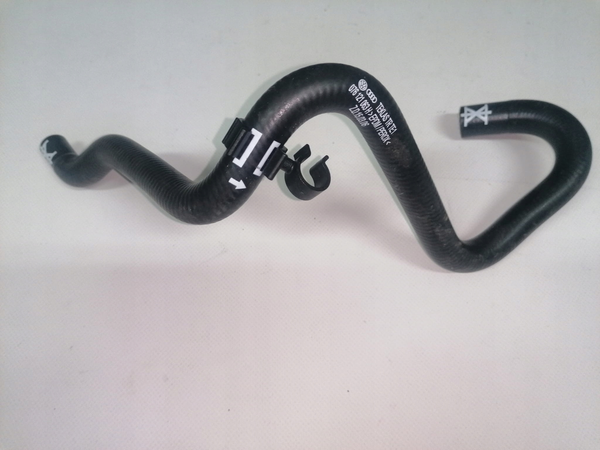 

Wąż chłodnicy oleju silnika Vw Crafter 2,5 Tdi