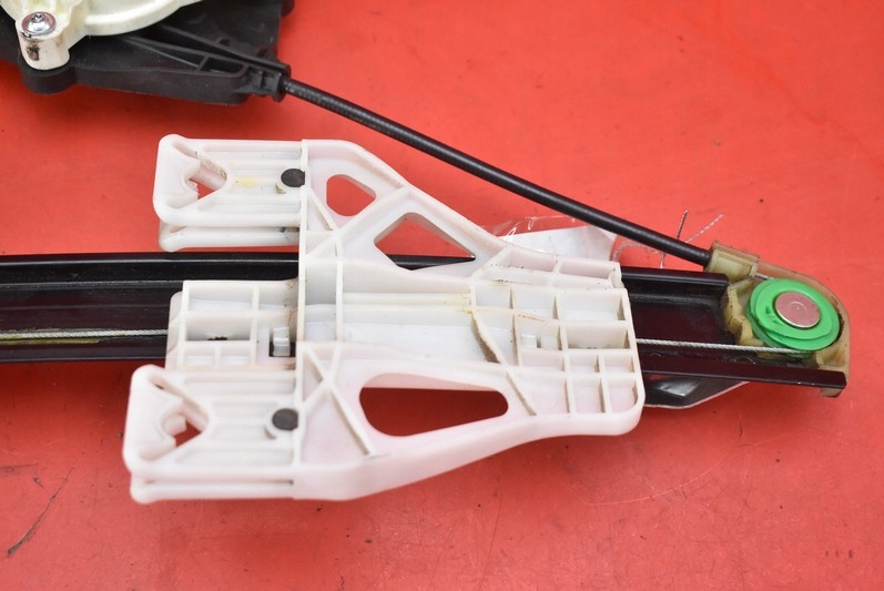 window regulator right rear part 8K0959812 AUDI A4 B8 KOMBI 07-15