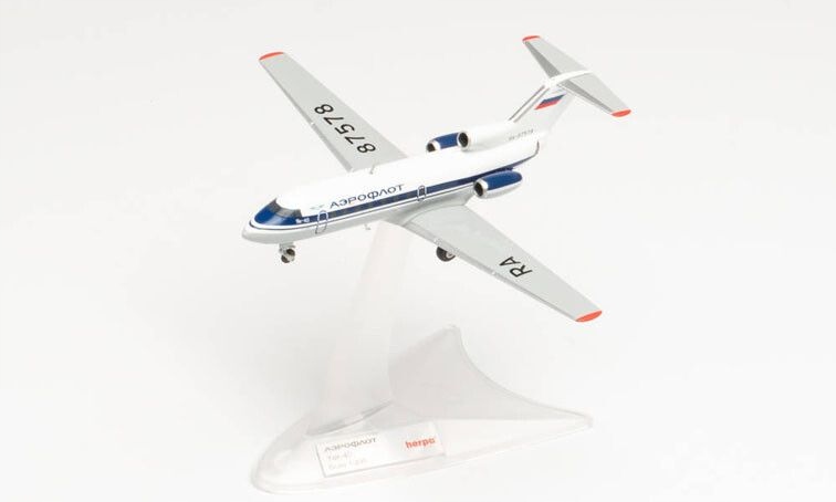 Model letadla Yakovlev YAK-40 Aeroflot 1:200