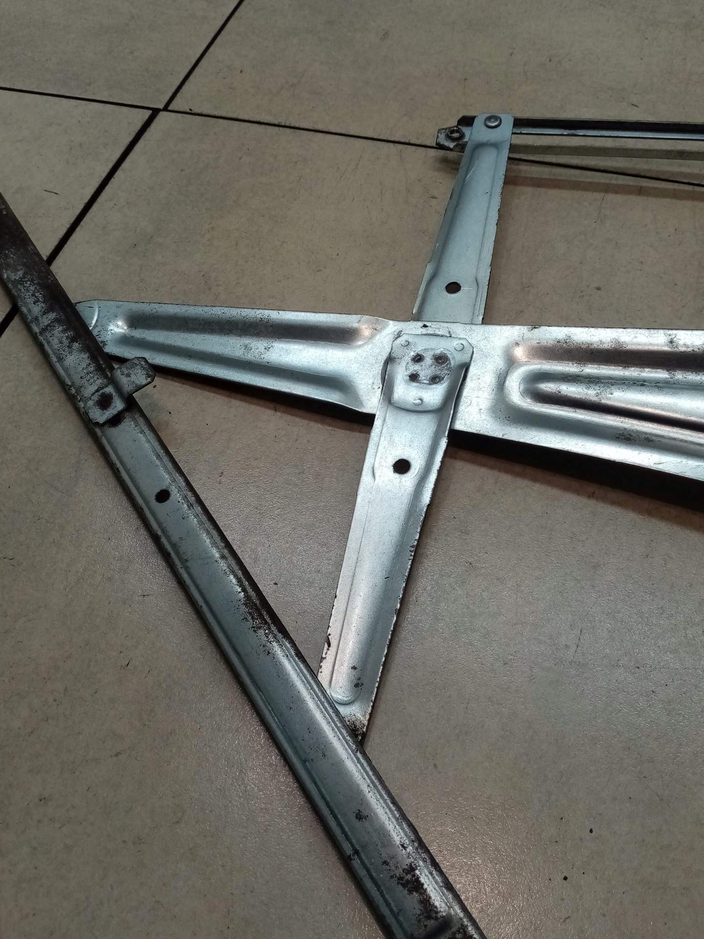 window regulator right front DAIHATSU CUORE VI