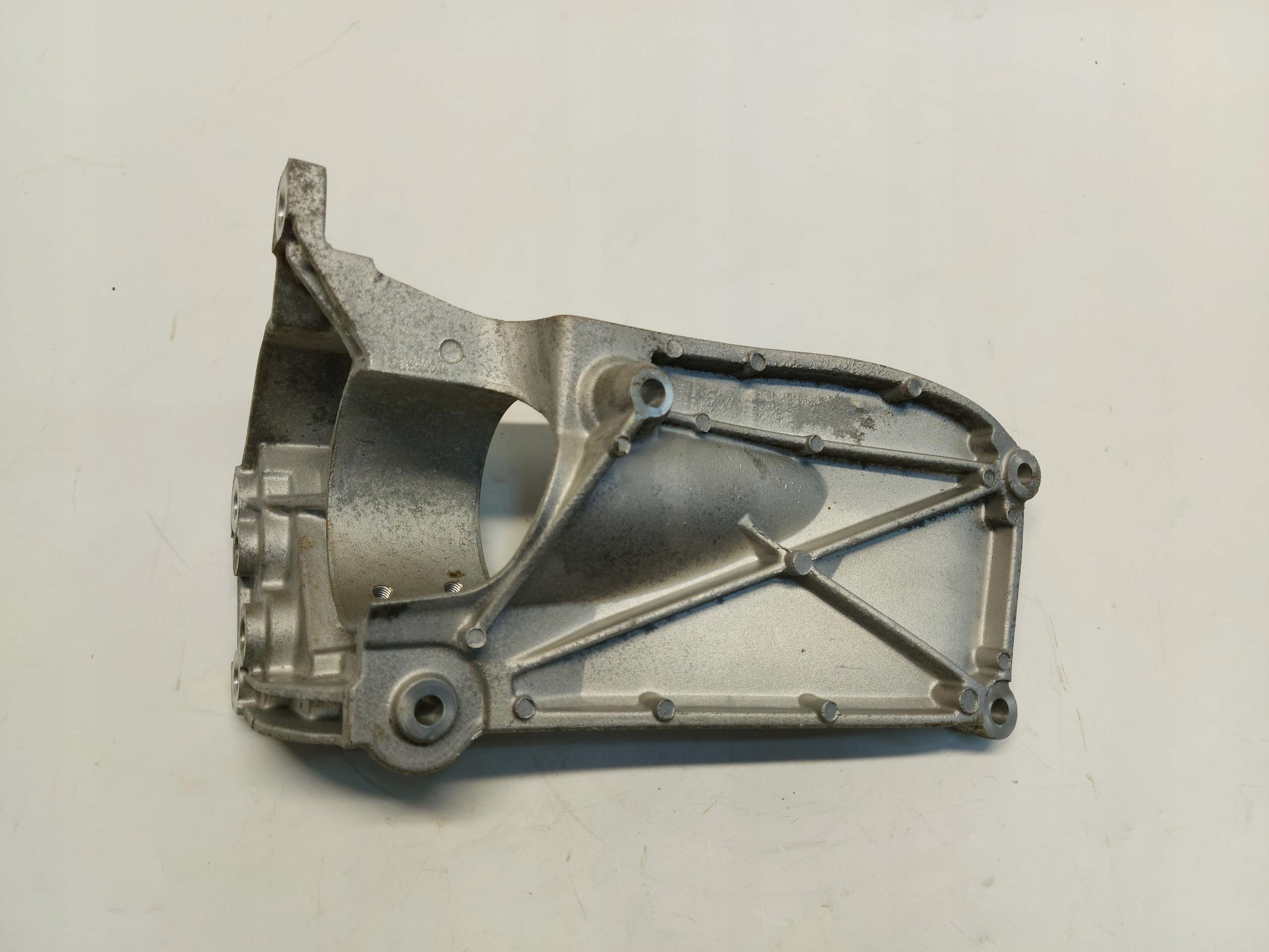 Volvo XC60 II 2020 Support Support plaque Moteur 2.0 t8 32202602