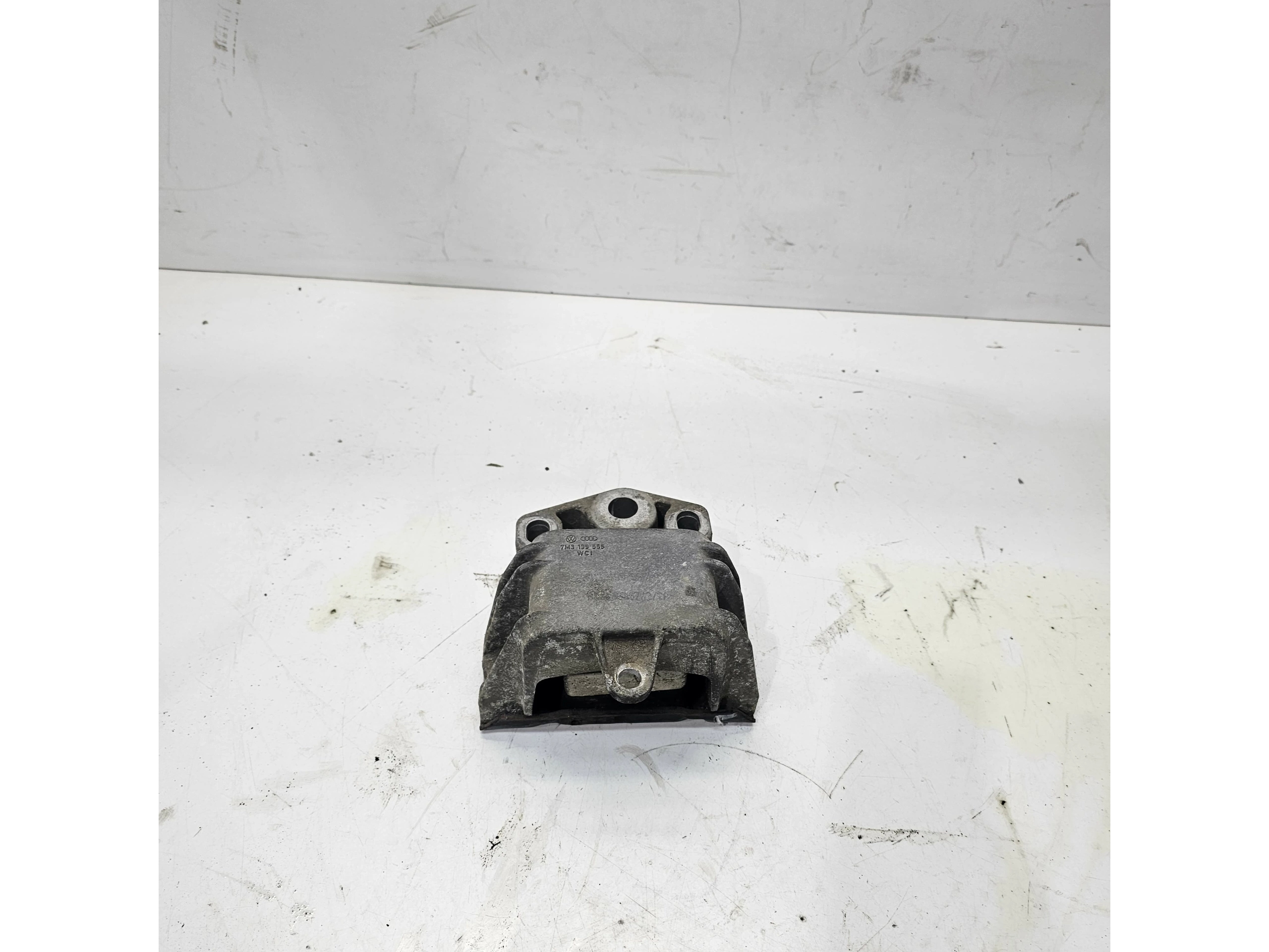 holder engine mount VW SHARAN II 7M3199555