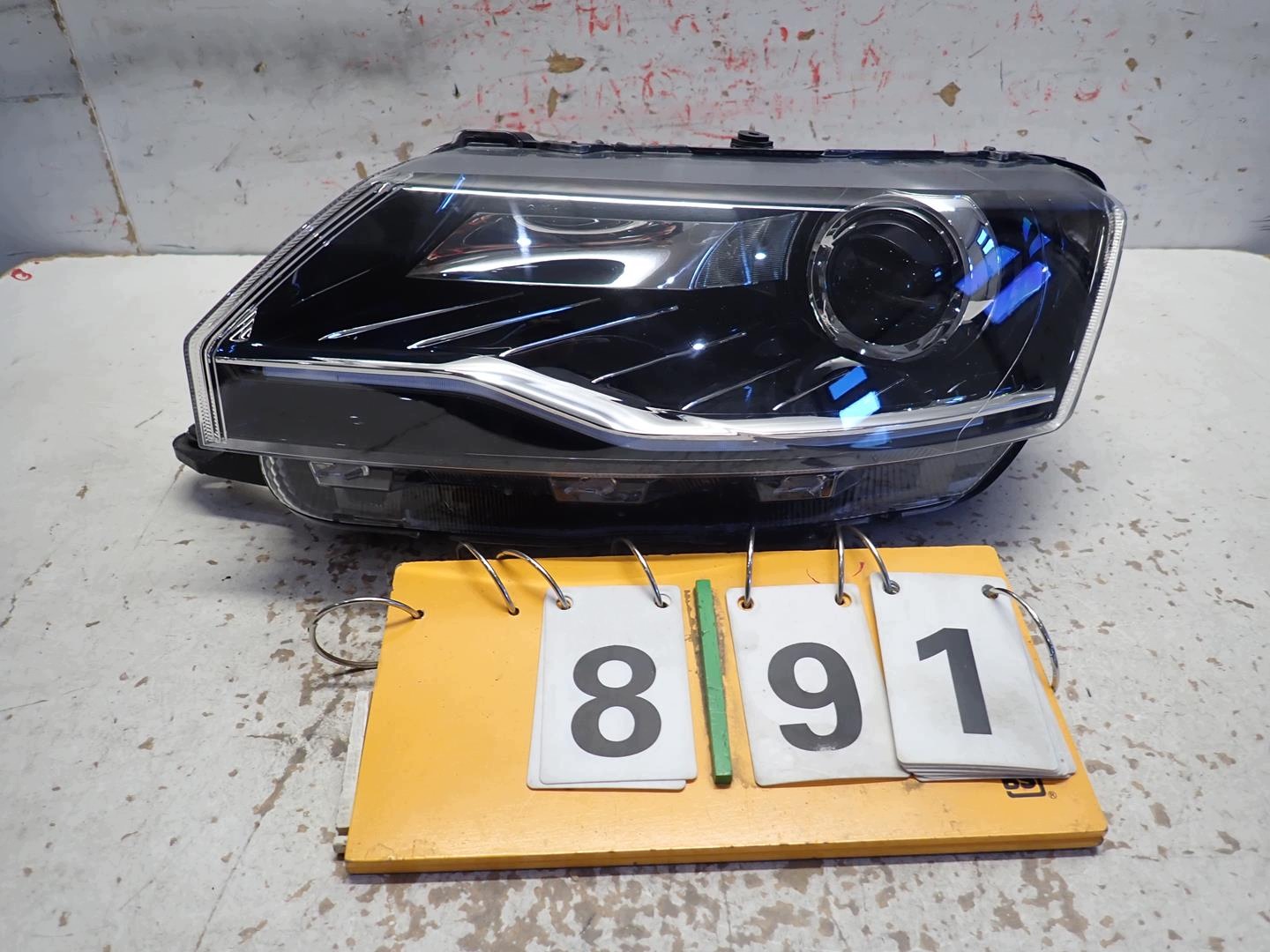 light front front left SKODA RAPID LIFT 2017- XENON 5JB941015C
