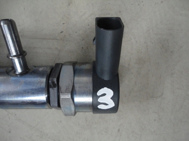 CZUJNIK ZAWÓR PALIWA 0281002949 TOYOTA RAV 2.0 D-4