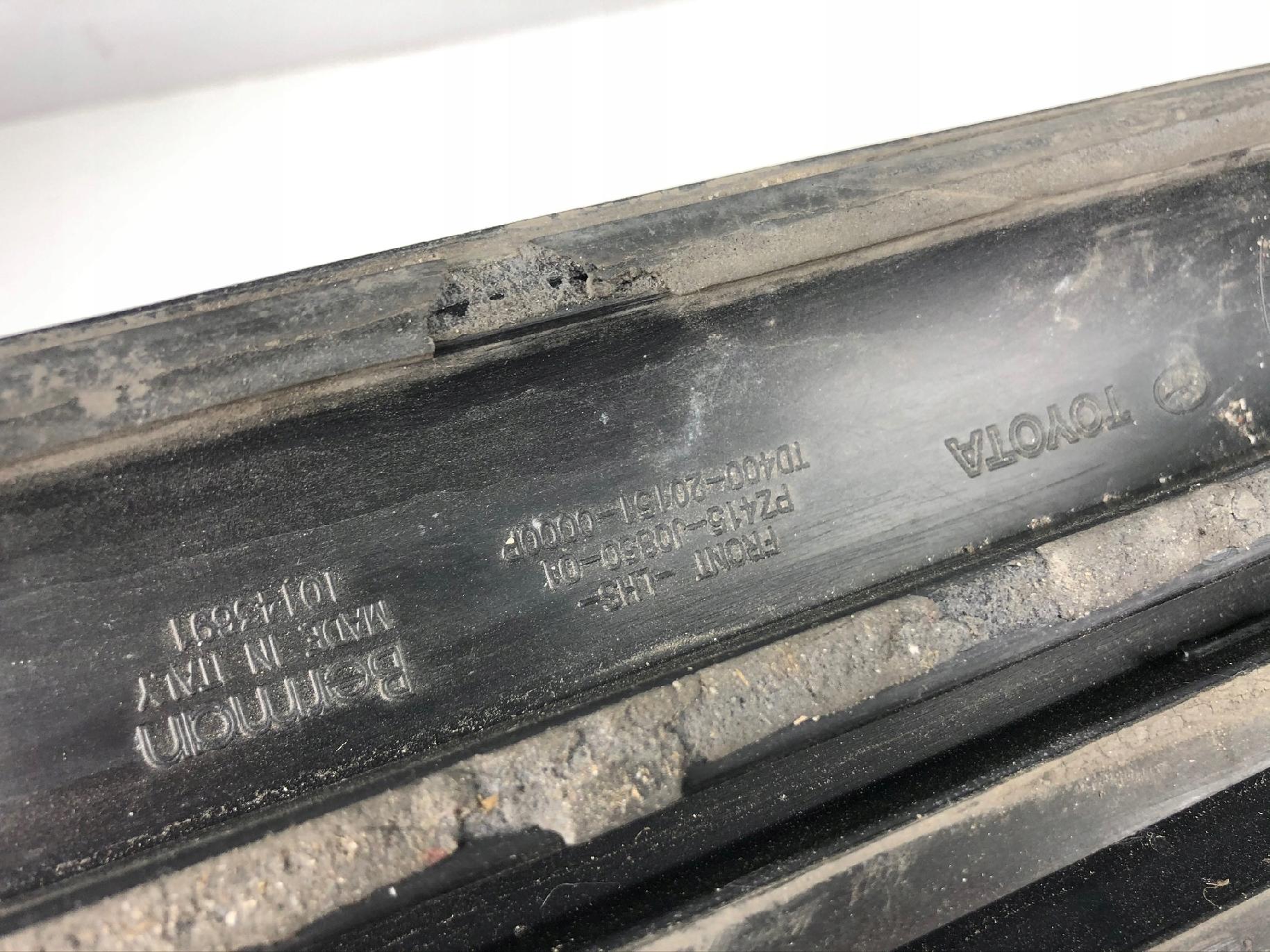 moulding door front right LAND CRUISER J150