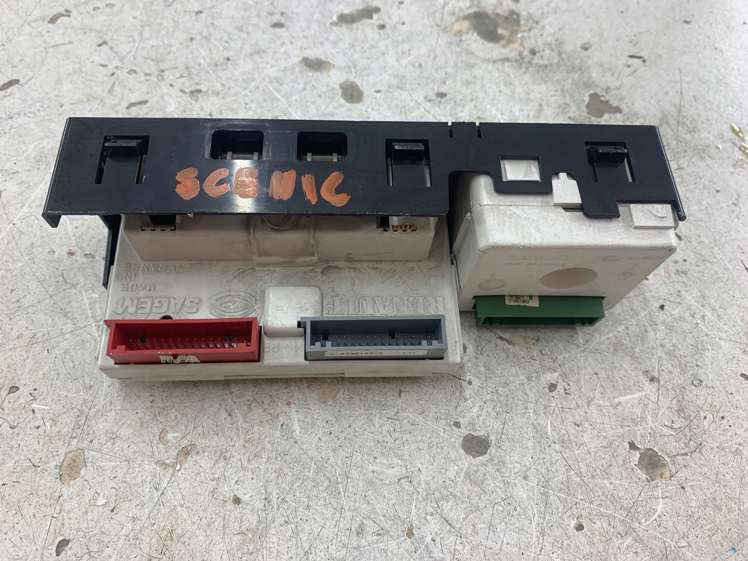 RENAULT SCENIC and display clock P820014216