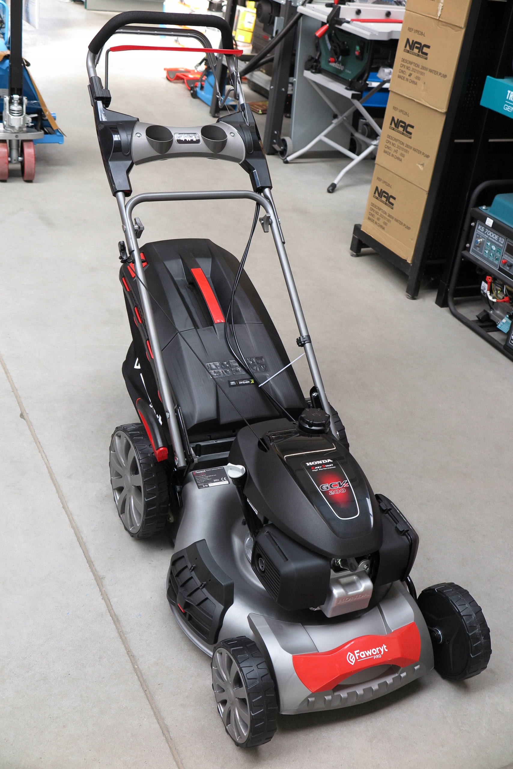 KOSIARKA SPALINOWA FAWORYT MP51SH 5,3KM HONDA 51cm Pojemność kosza 65 l