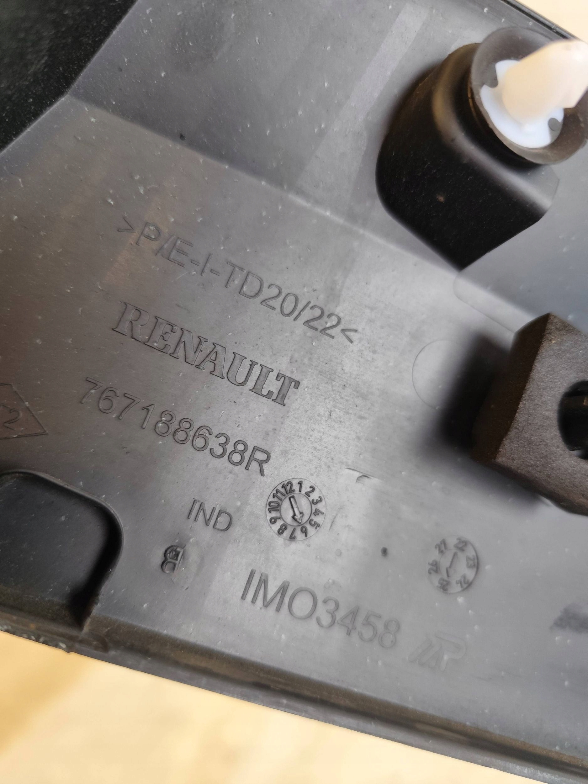 DACIA DUSTER III modanatura parafango posteriore Destra 767188638R