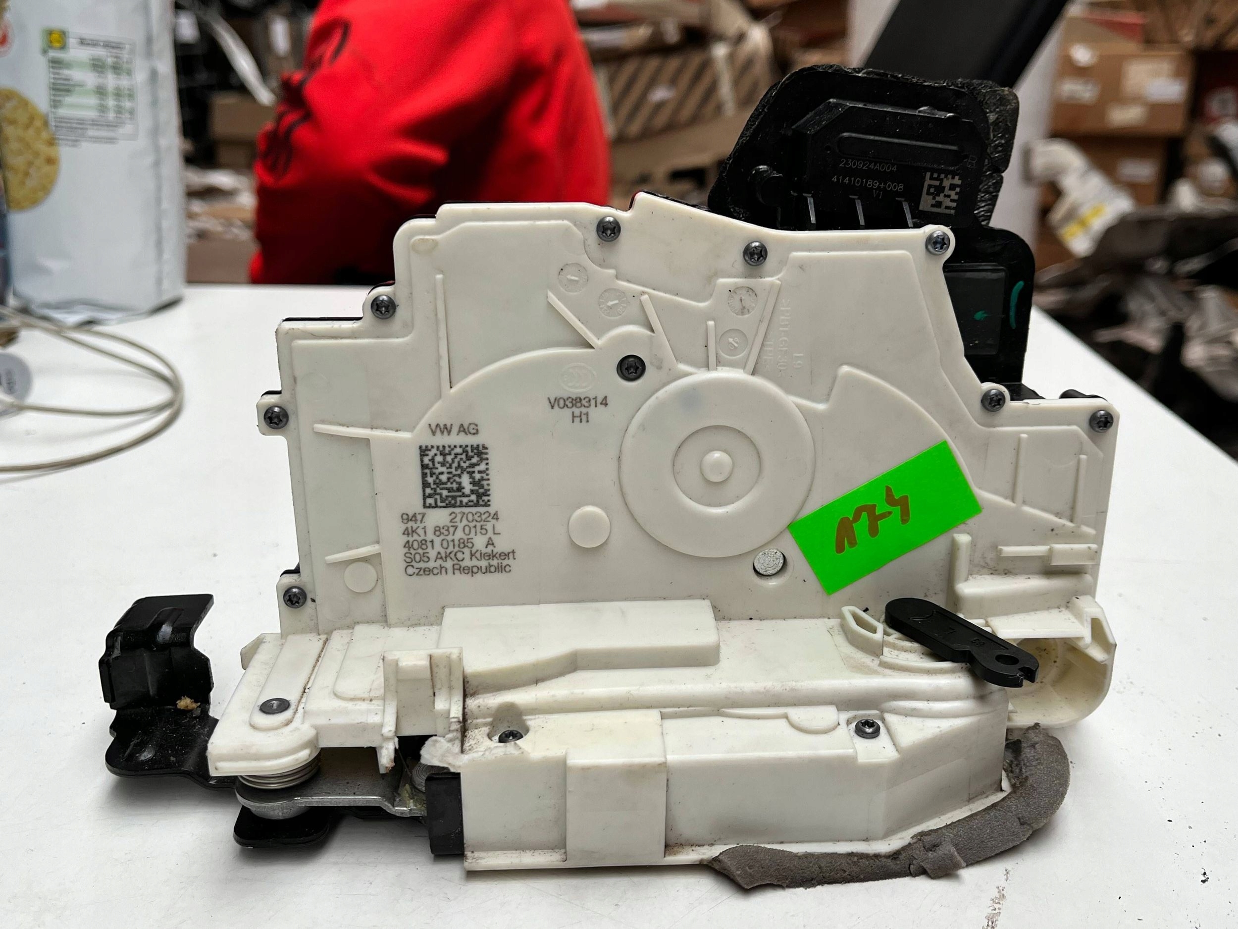 AUDI A6 A7 Q8 lock door left front 4K1837015L !J