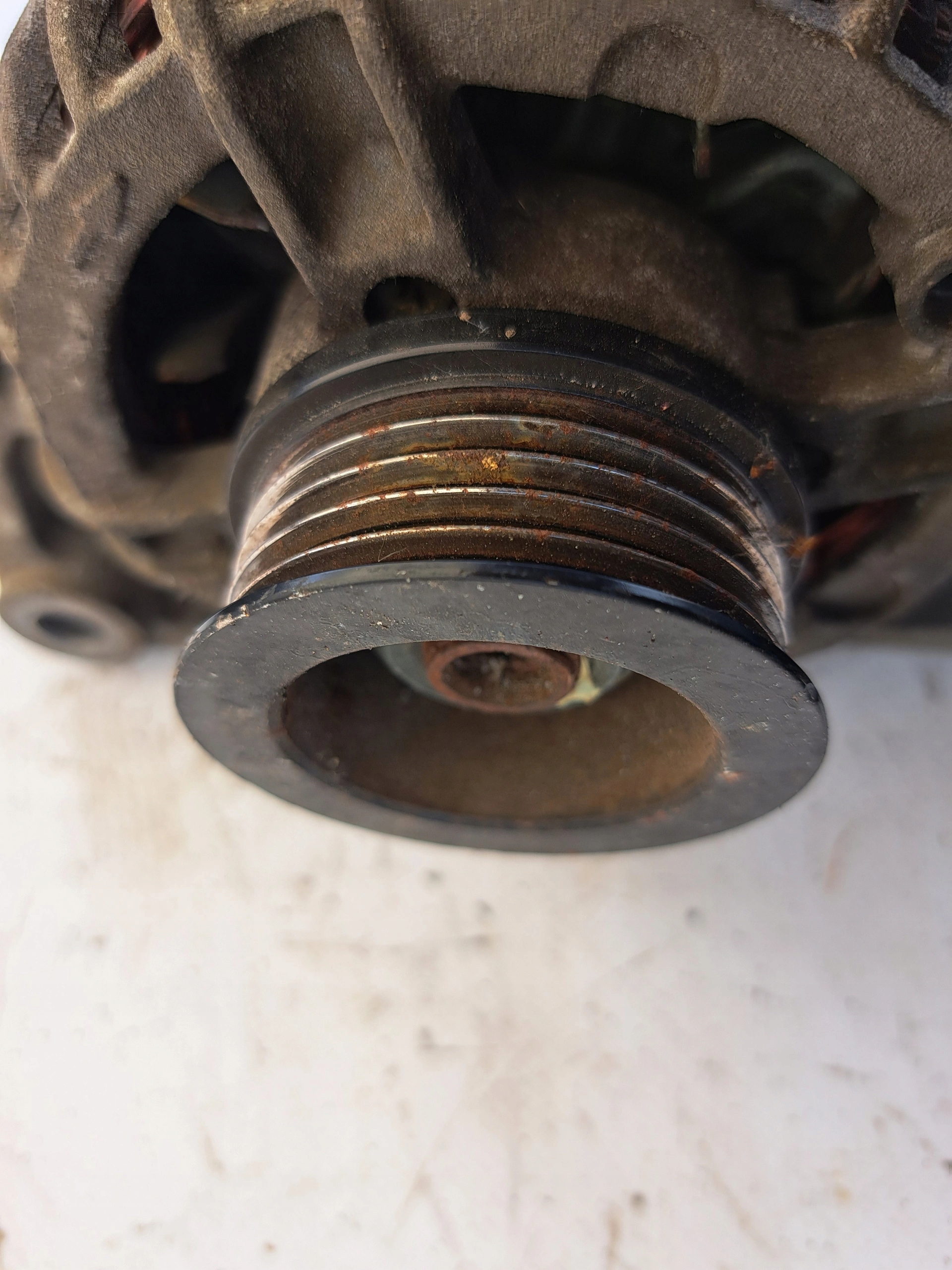 OPEL ASTRA CORSA MERIVA 0124225041 alternator