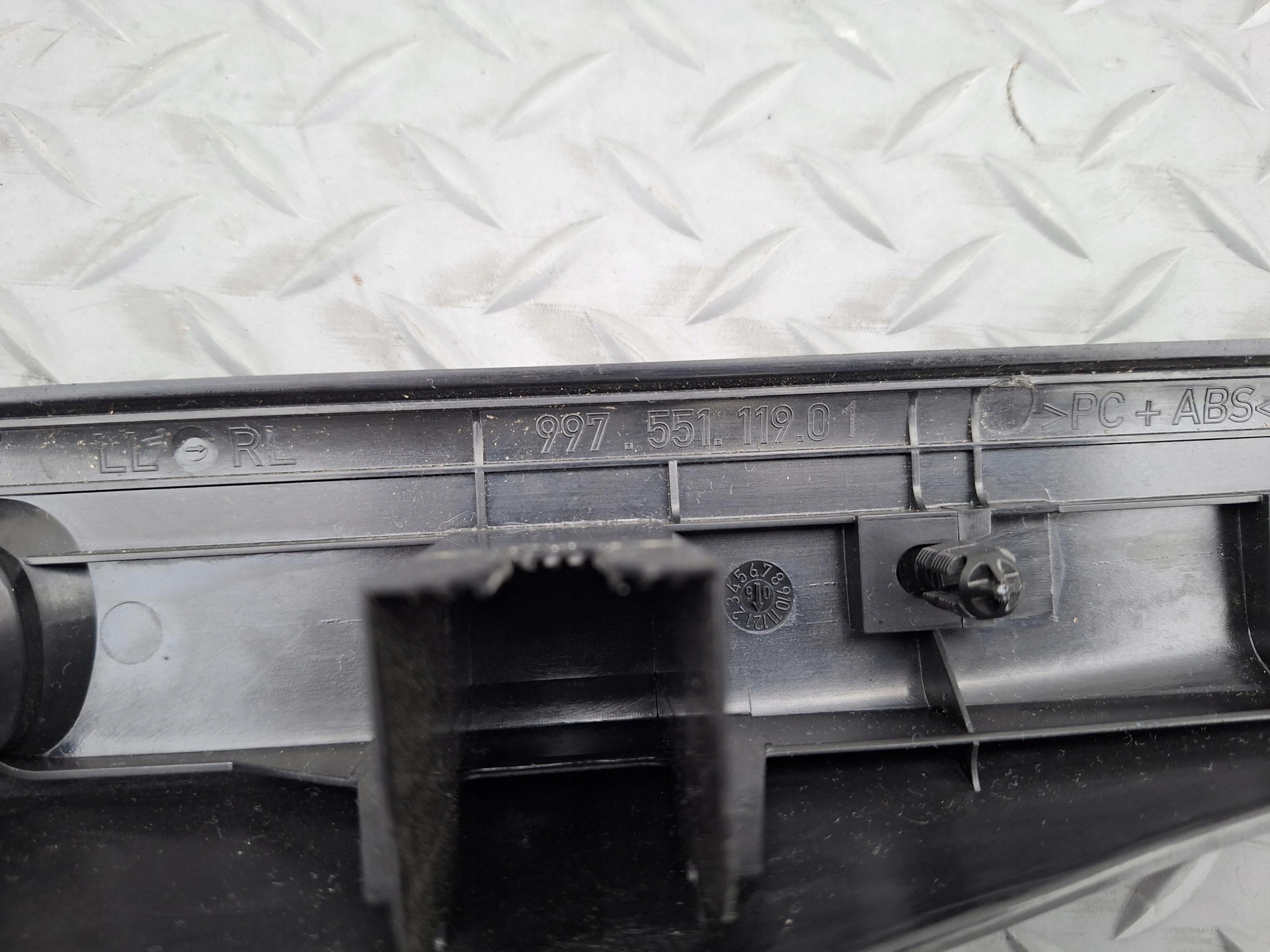 threshold moulding threshold cap 99755111901 PORSCHE CAYMAN S 987