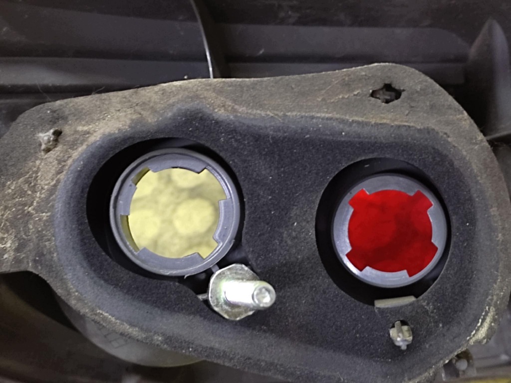 MAZDA 2 light right rear part 6M7113404AF