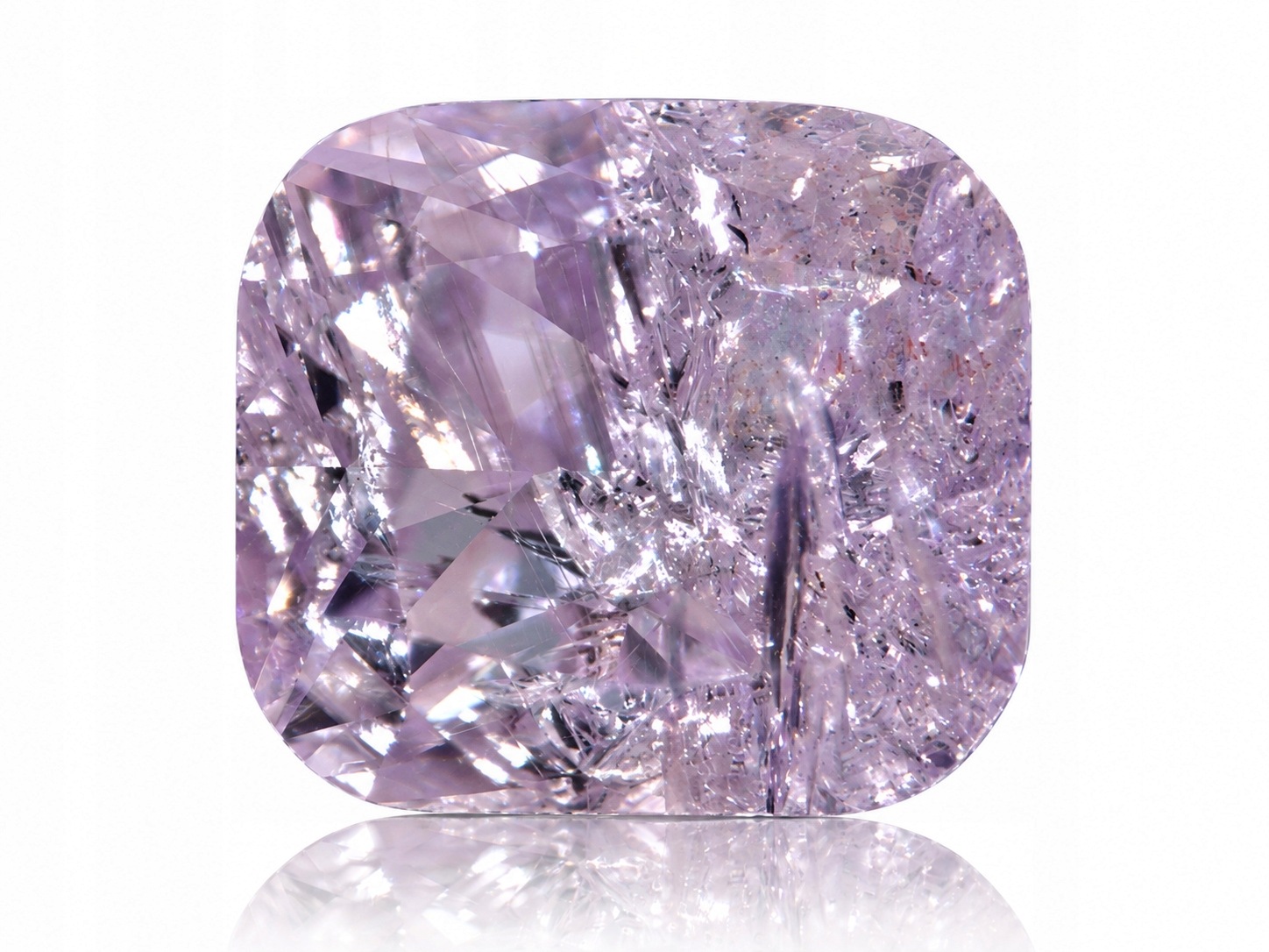 Přírodní diamant 0.08 ct Růžový Cushion I3 certifikát Algt