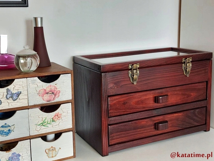 KOMÓDKA SKRZYNECZKA KASETKA PUDEŁKO NA 30 ZEGARKÓW DREWNO ROBIONA RĘCZNIE