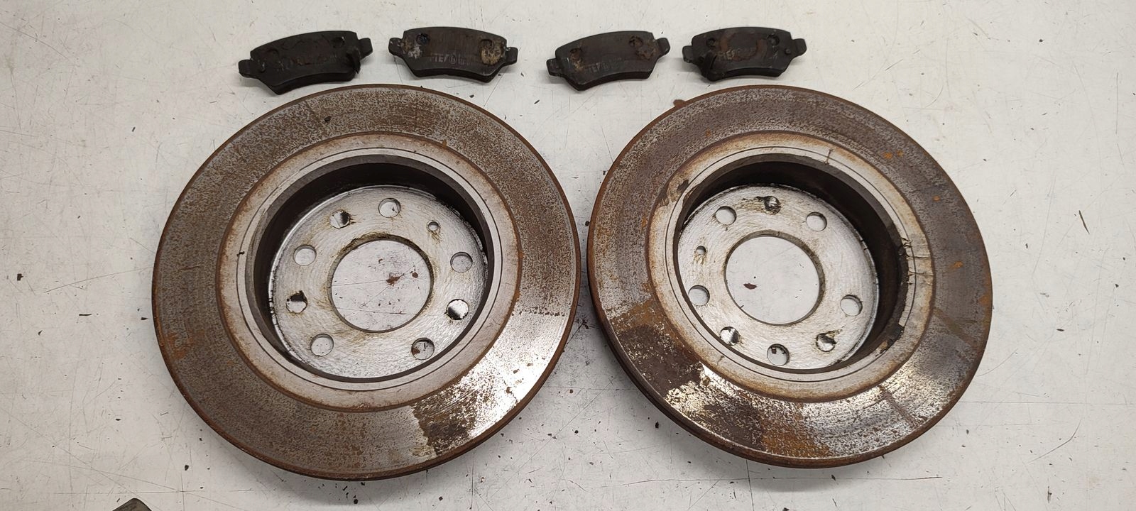 kotuče brzdové plotýnky záď Opel Meriva B 1,4 16V