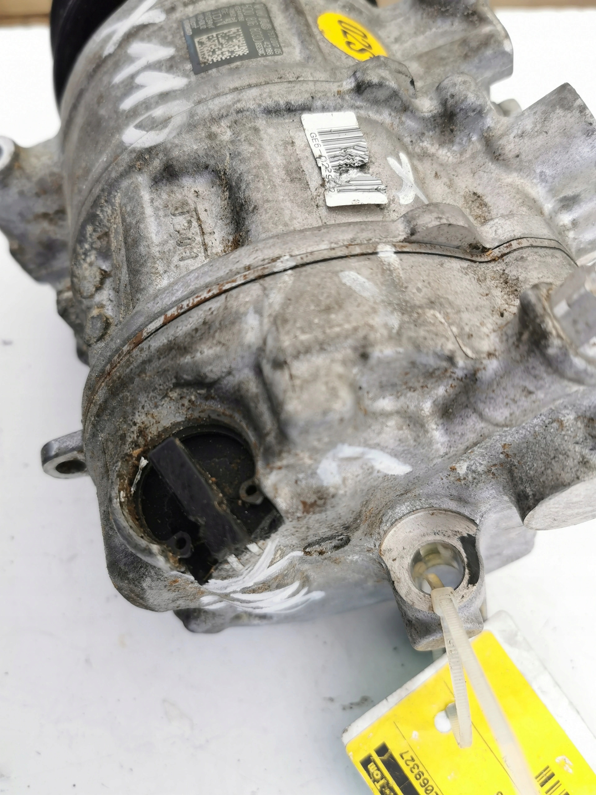 VW PASSAT 2.0TDI 5Q0816803D GE447150-7852 compressor;