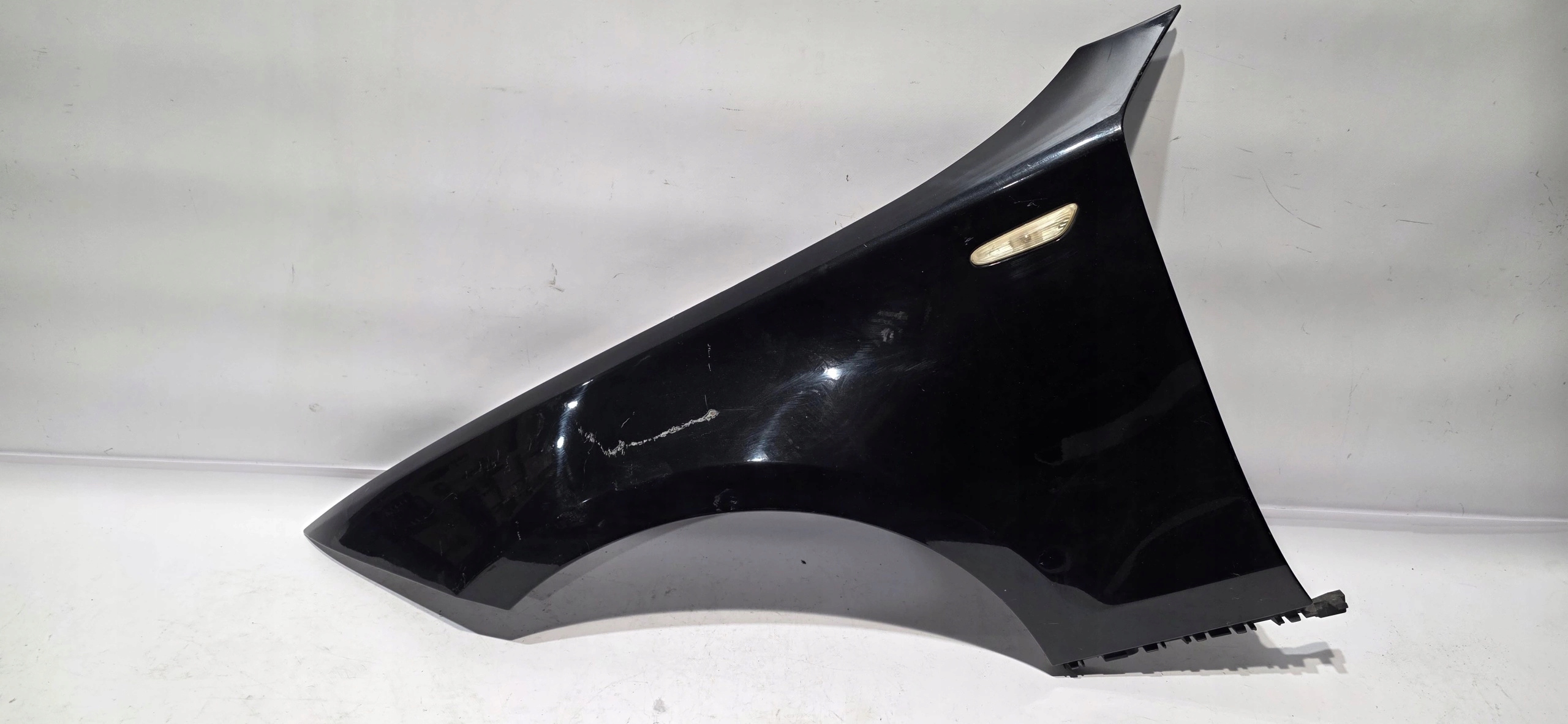fender left front BMW 3 E90 E91 04-12 original