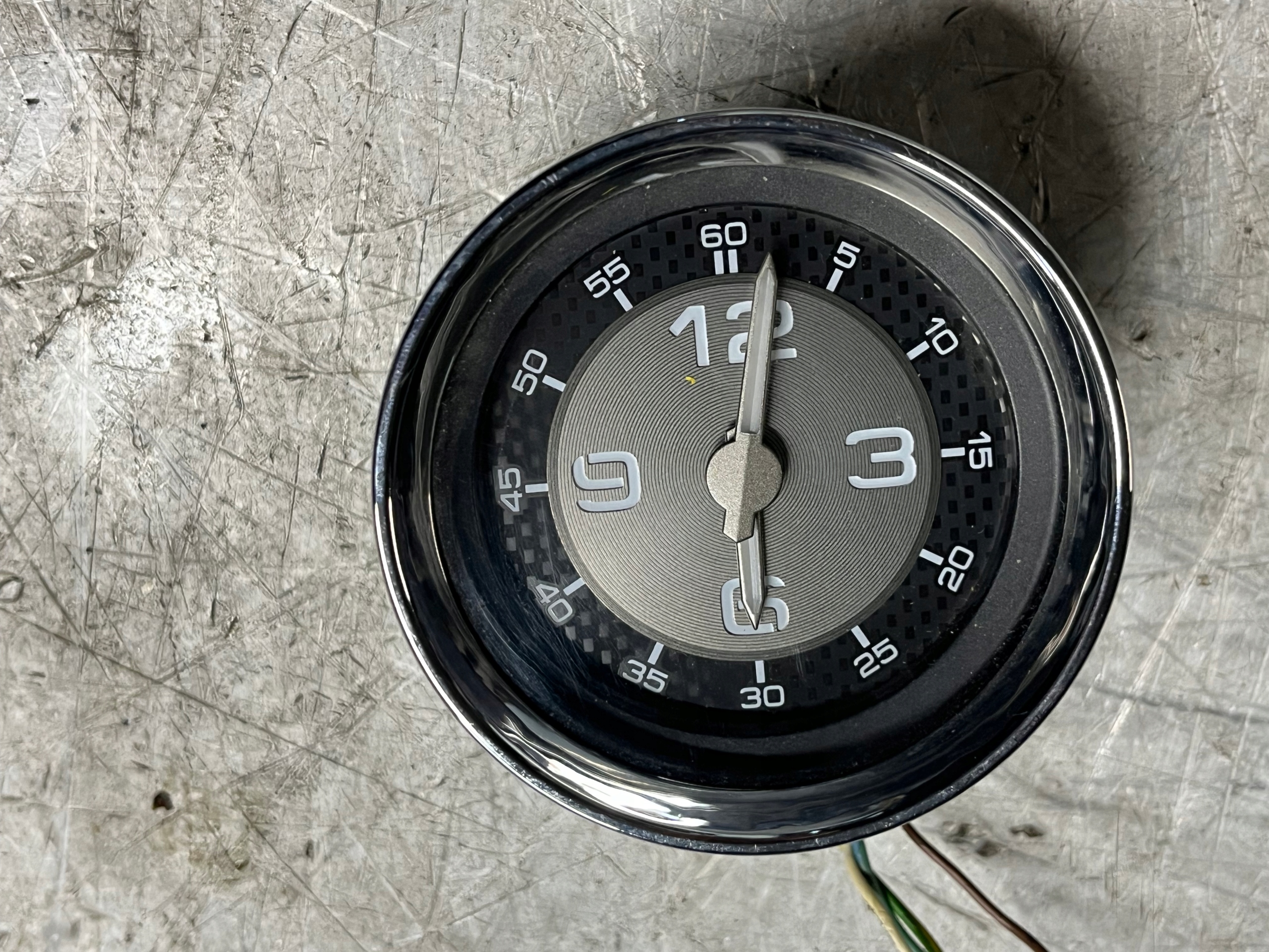 ZEGAR ZEGAREK KONSOLI DESKI PEUGEOT RCZ YM40400280