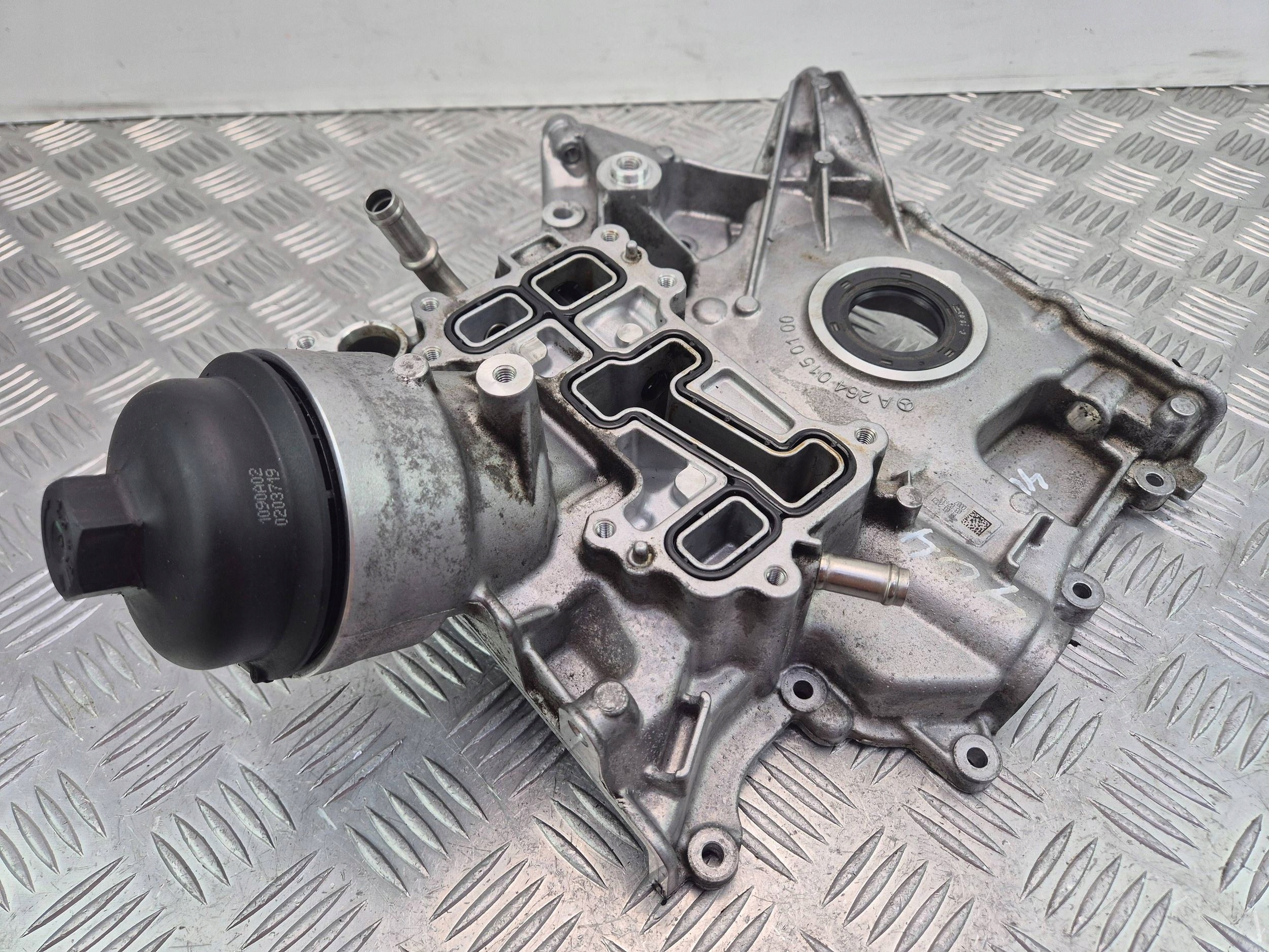 MERCEDES E300 W213 Couvercle de la distribution A2640150100