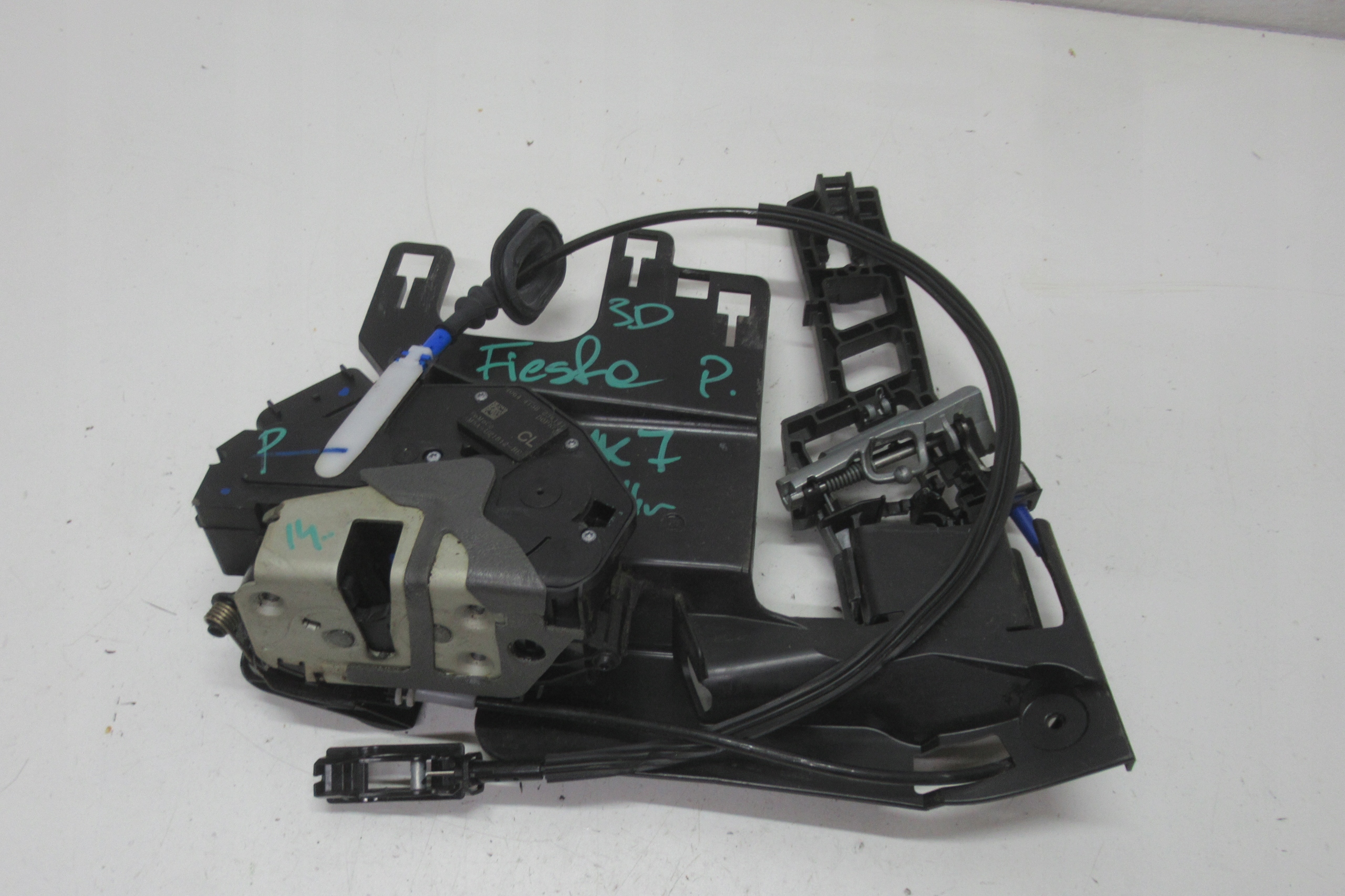 FORD FIESTA MK7 14R lock door right front