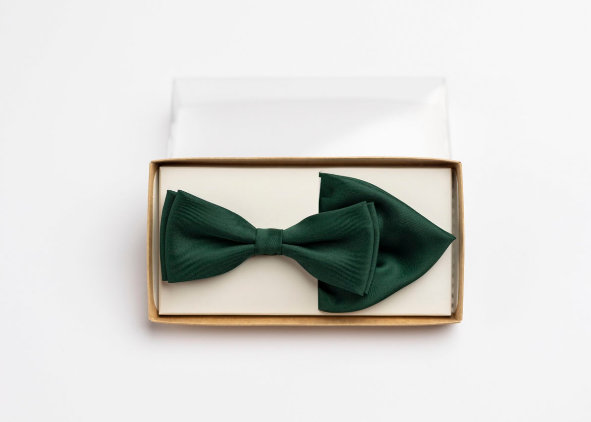 MUSZKA MUCHA CIEMNA BUTELKOWA ZIELEŃ + WYPUSTKA Marka inna