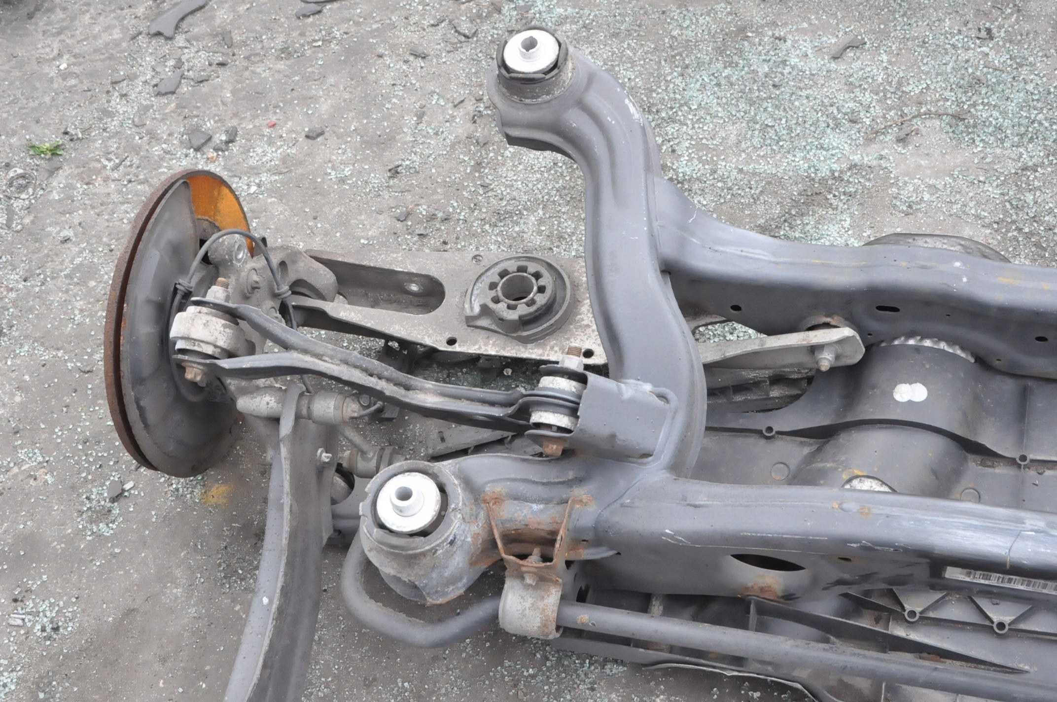 MERCEDES GLA W156 2.2 CDI ZAWIESZENIE BELKA TYŁ 2463509501 Jakość części (zgodnie z GVO) O - oryginał z logo producenta pojazdu (OE)