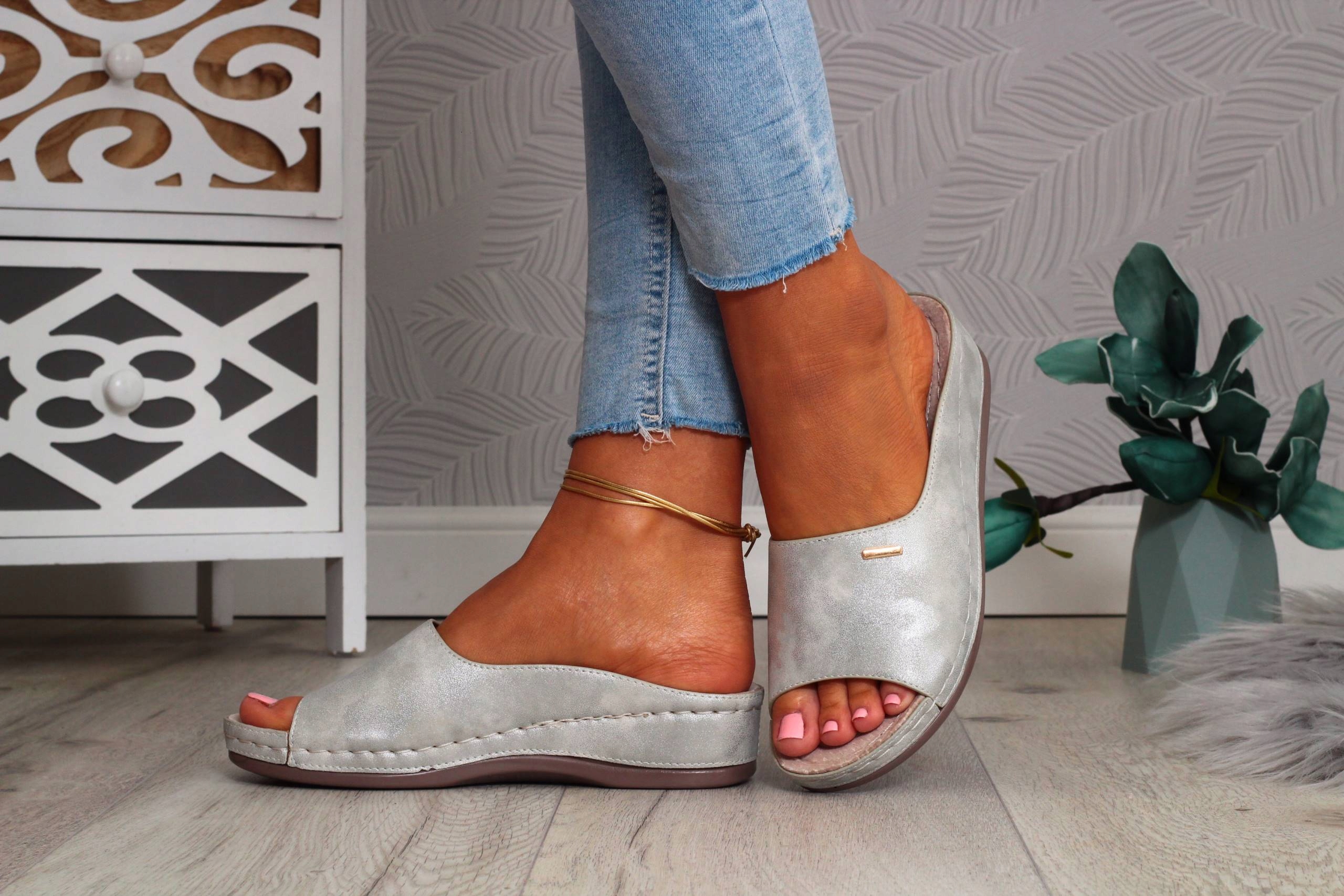 KLAPKI DAMSKIE PROFILOWANE SZYTE SKÓRA NA CO DZIEŃ Długość wkładki 24.5 cm