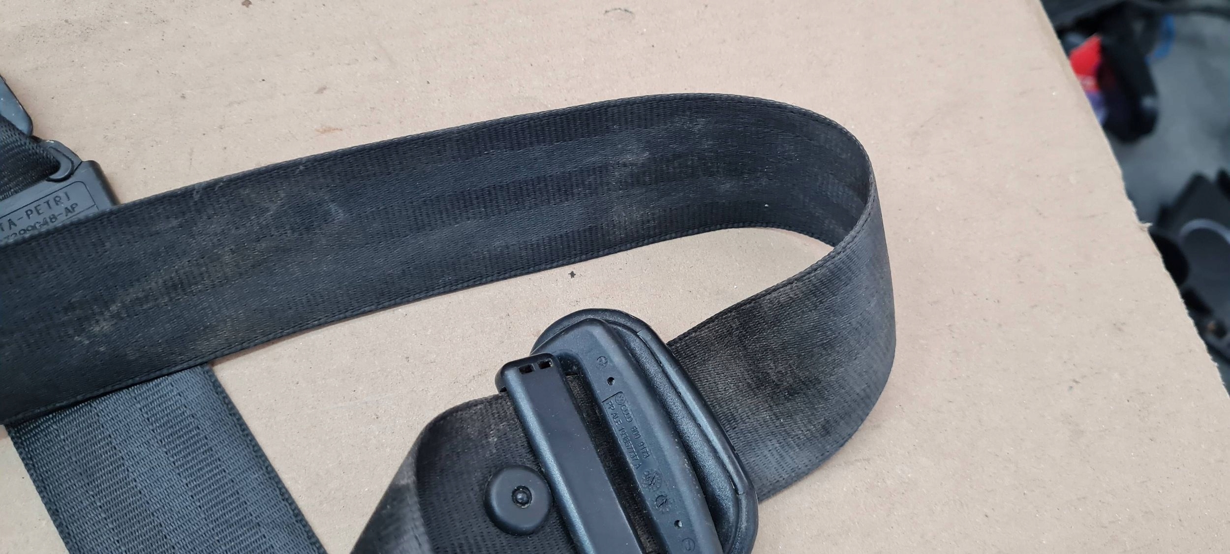 A5 8T S5 tension belt safety front left right 8T0857705