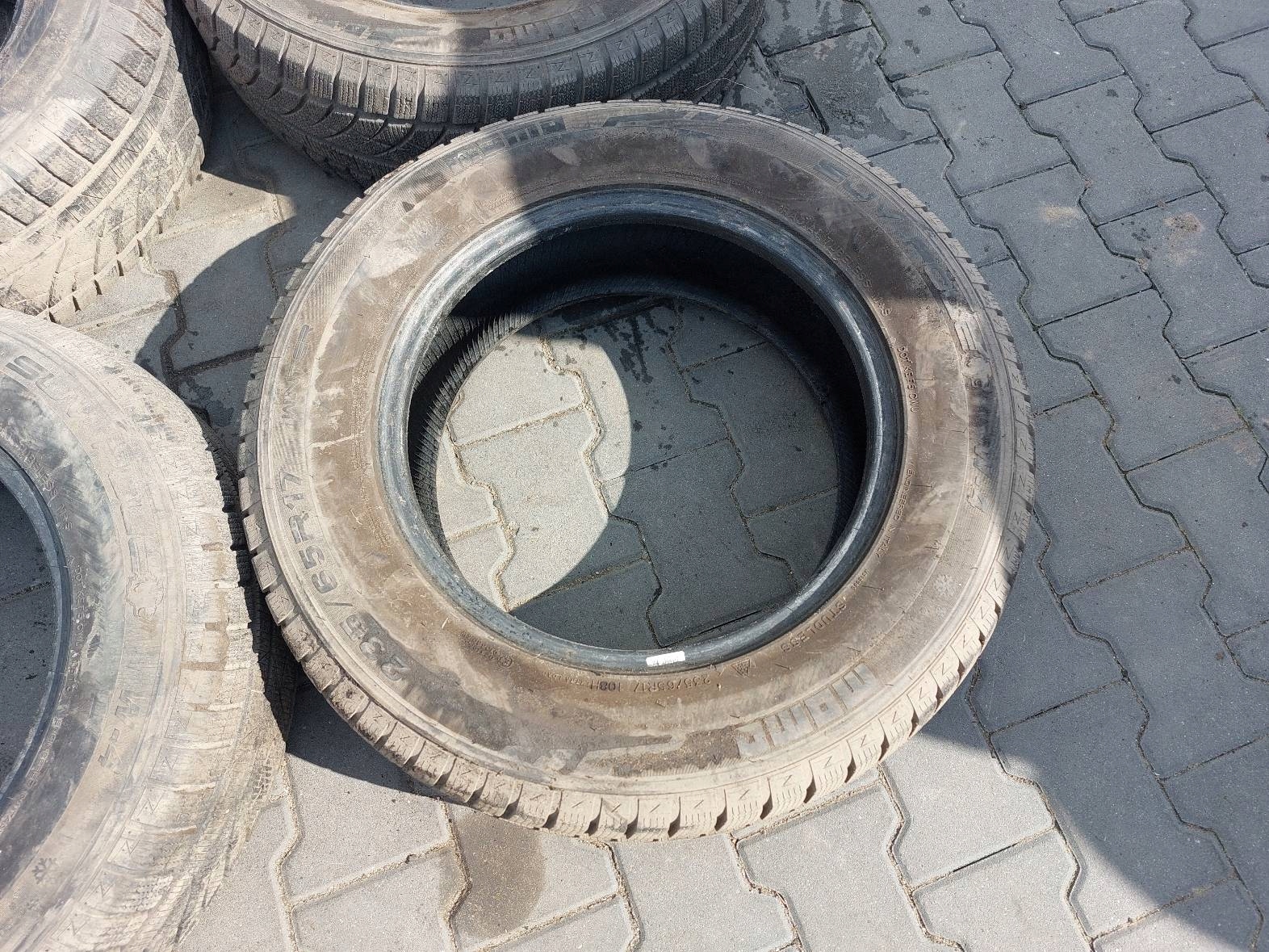 OPONY ZIMOWE 4 SZT 235/65R17 MOMO SUV POLE 2013r Model inny