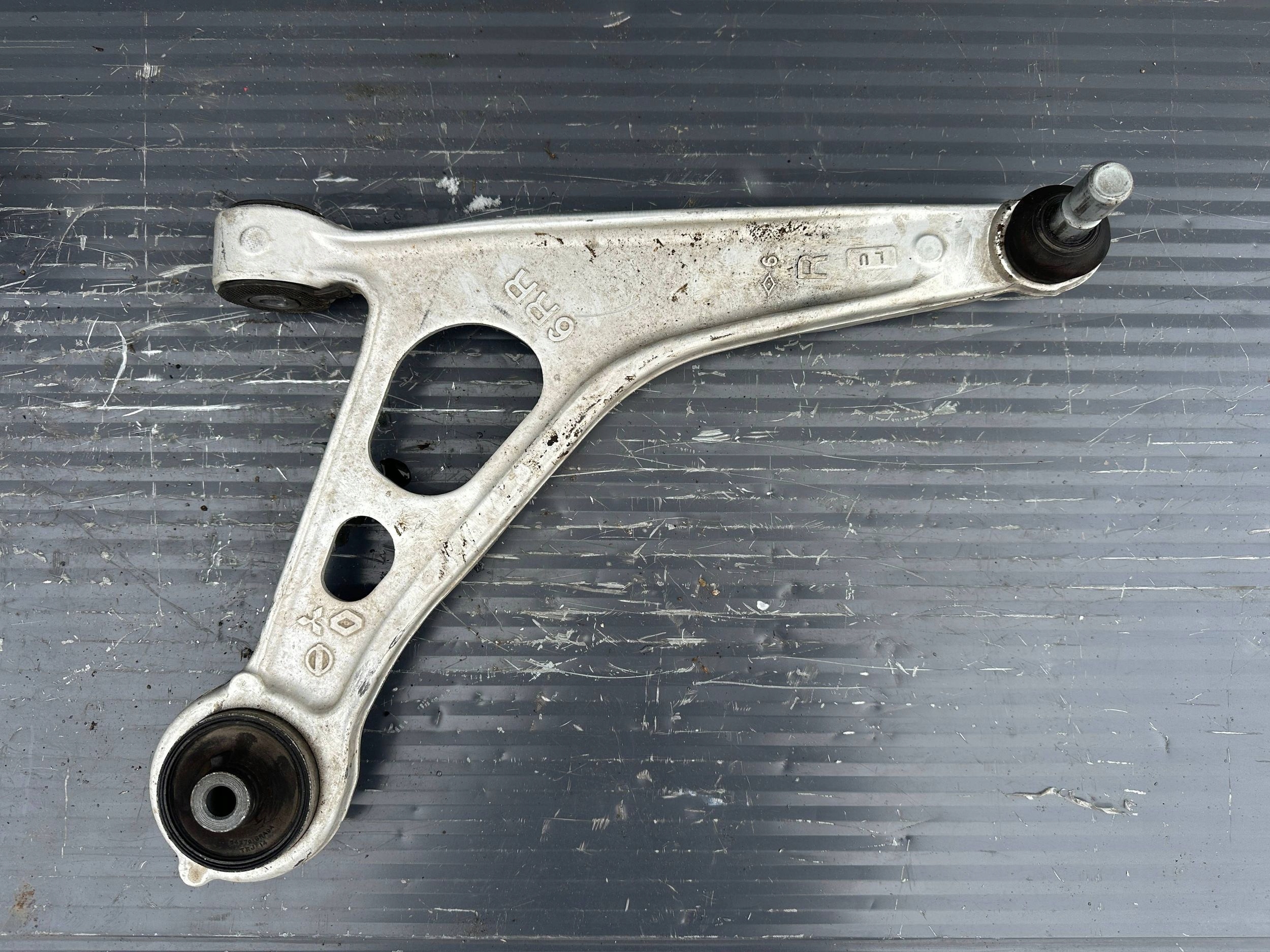 RENAULT AUSTRAL Petit bras Droite