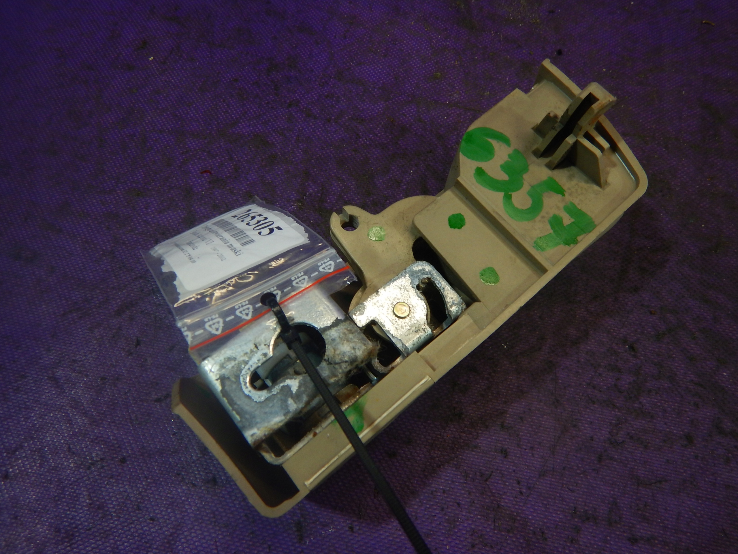 S84GL1 - ACCORD VI COUPE РЫЧАГ ОТКРЫВАНИЯ ЗАКРЫЛКА