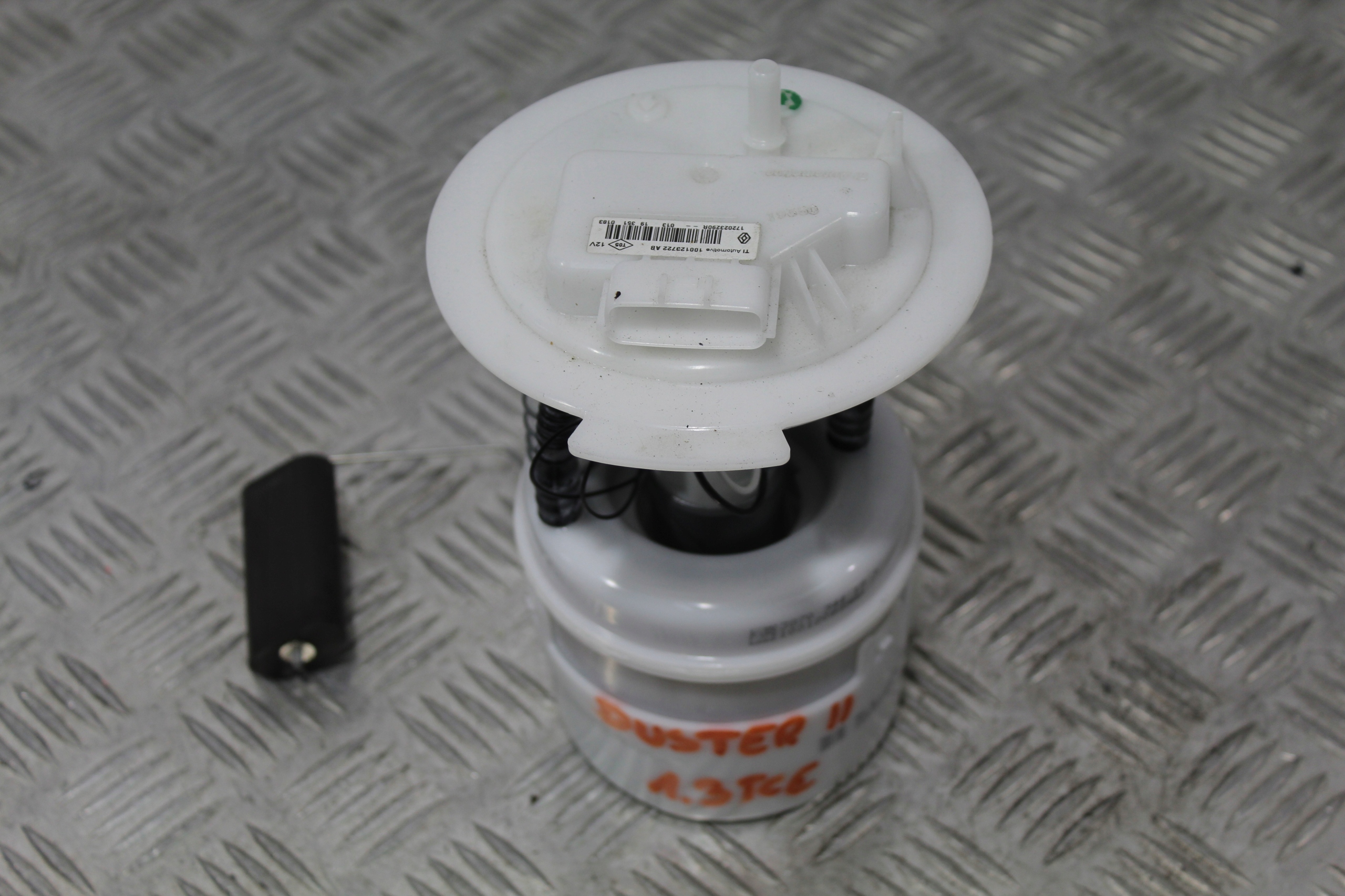 feed pump DACIA DUSTER II 2 172023290R