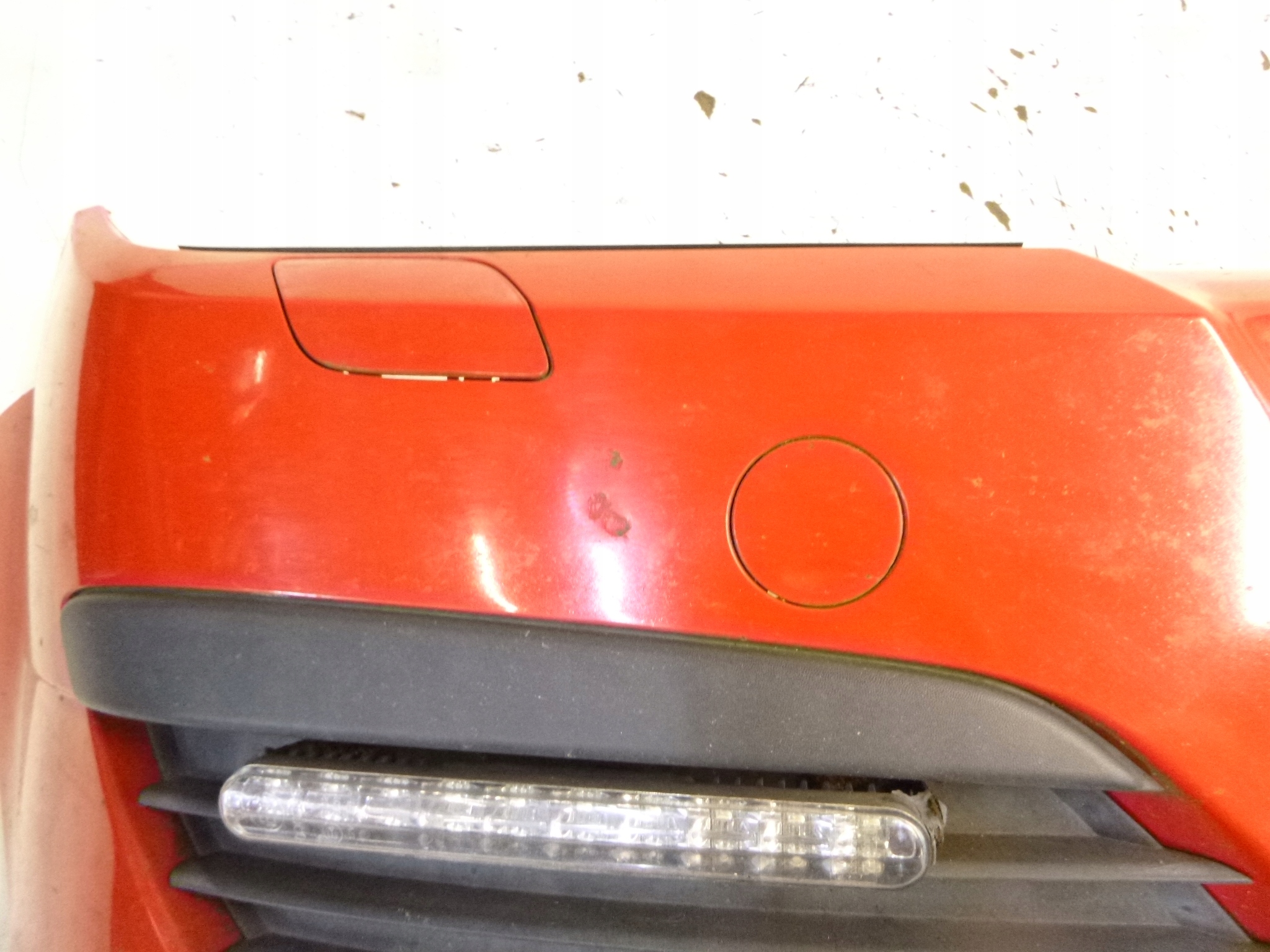 Frontstoßstange Opel Astra H Y547 2004r.