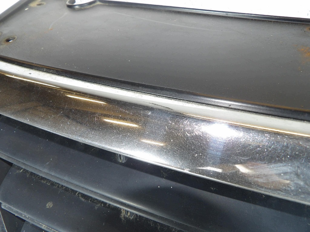 VW PASSAT B6 Grille 3C0853651