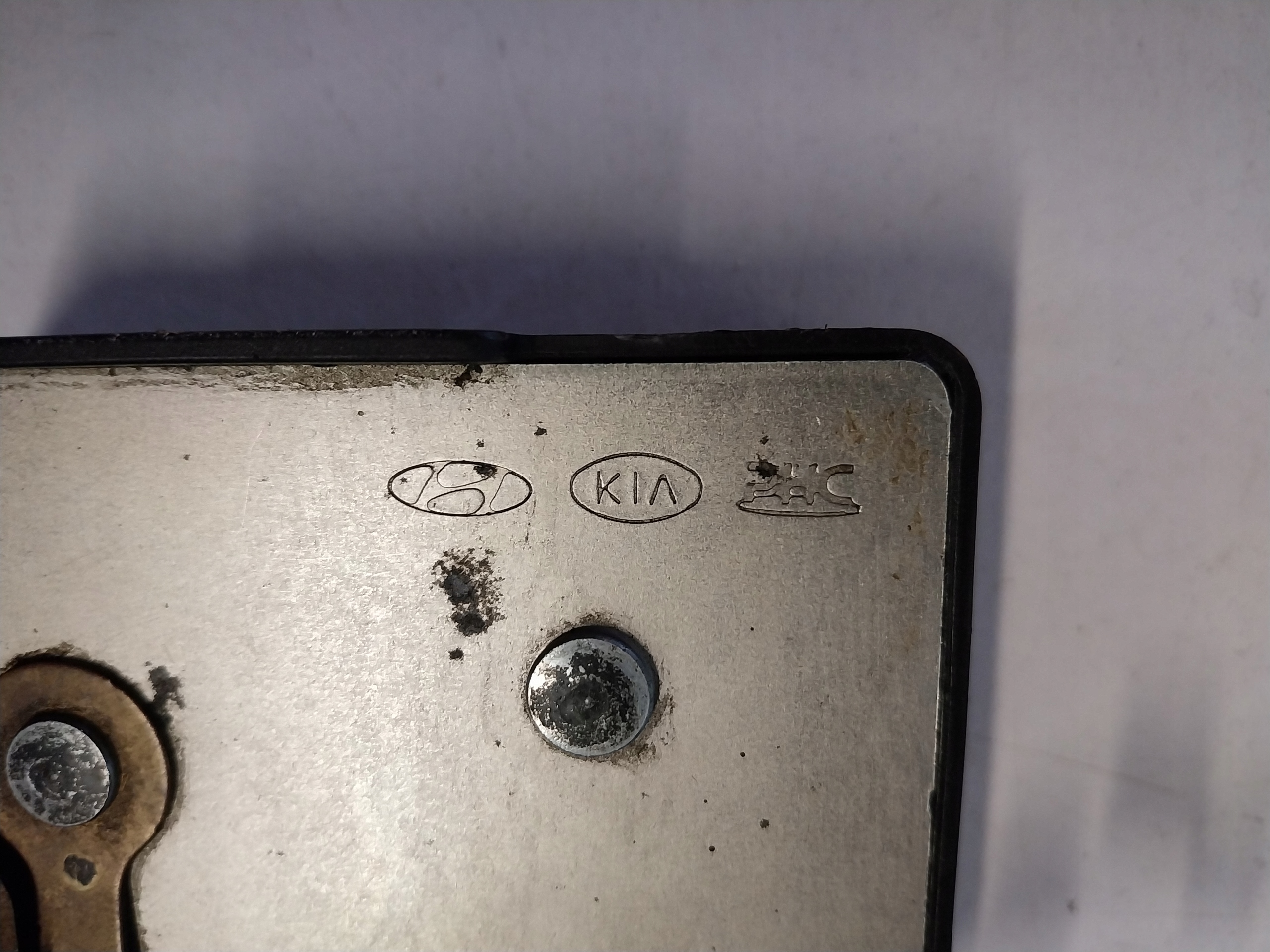 lock bonnet KIA CARNIVAL II 05-14 5D