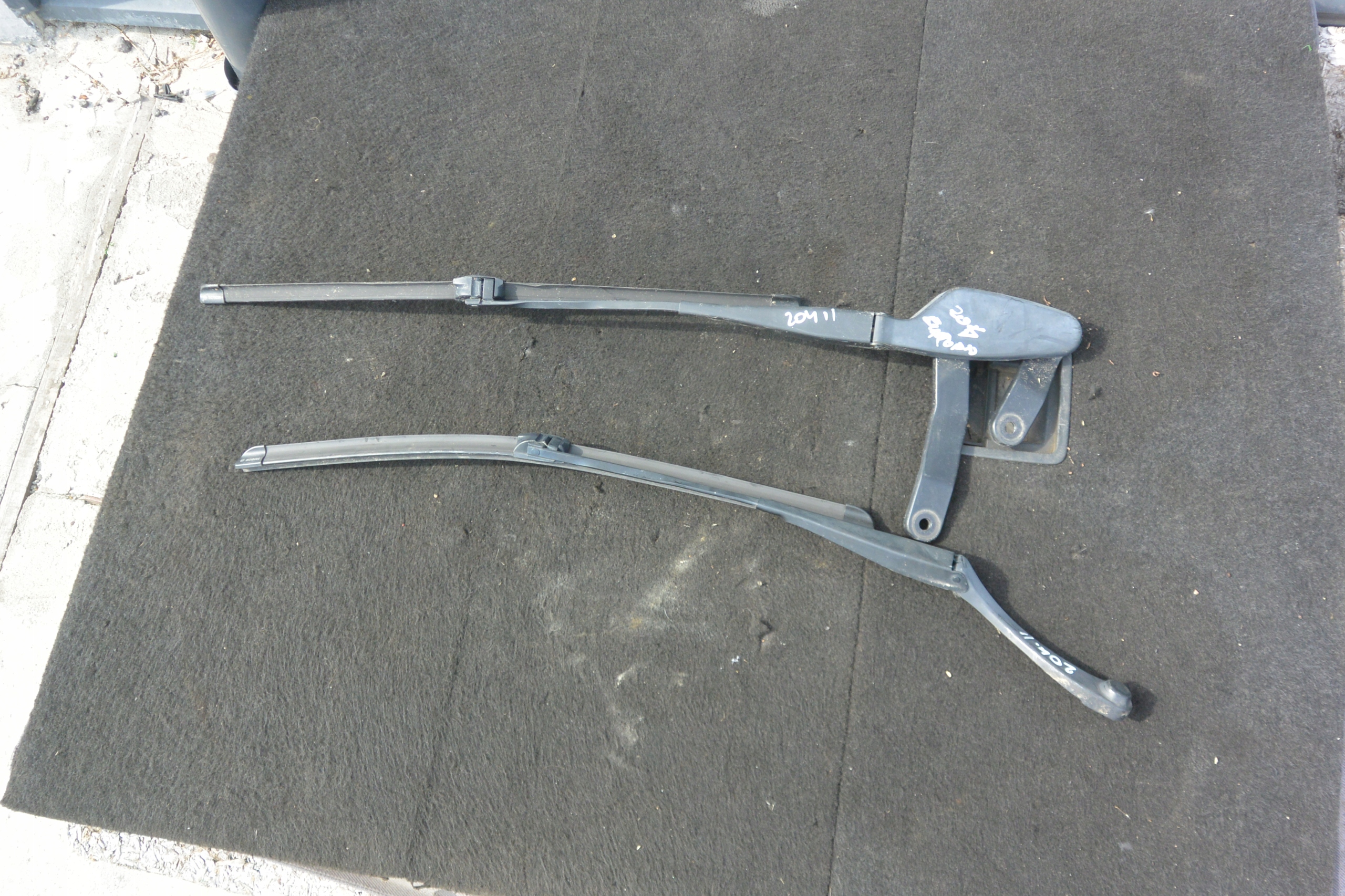 WISCHERARM BOSCH KPL MERCEDES C W204 EU