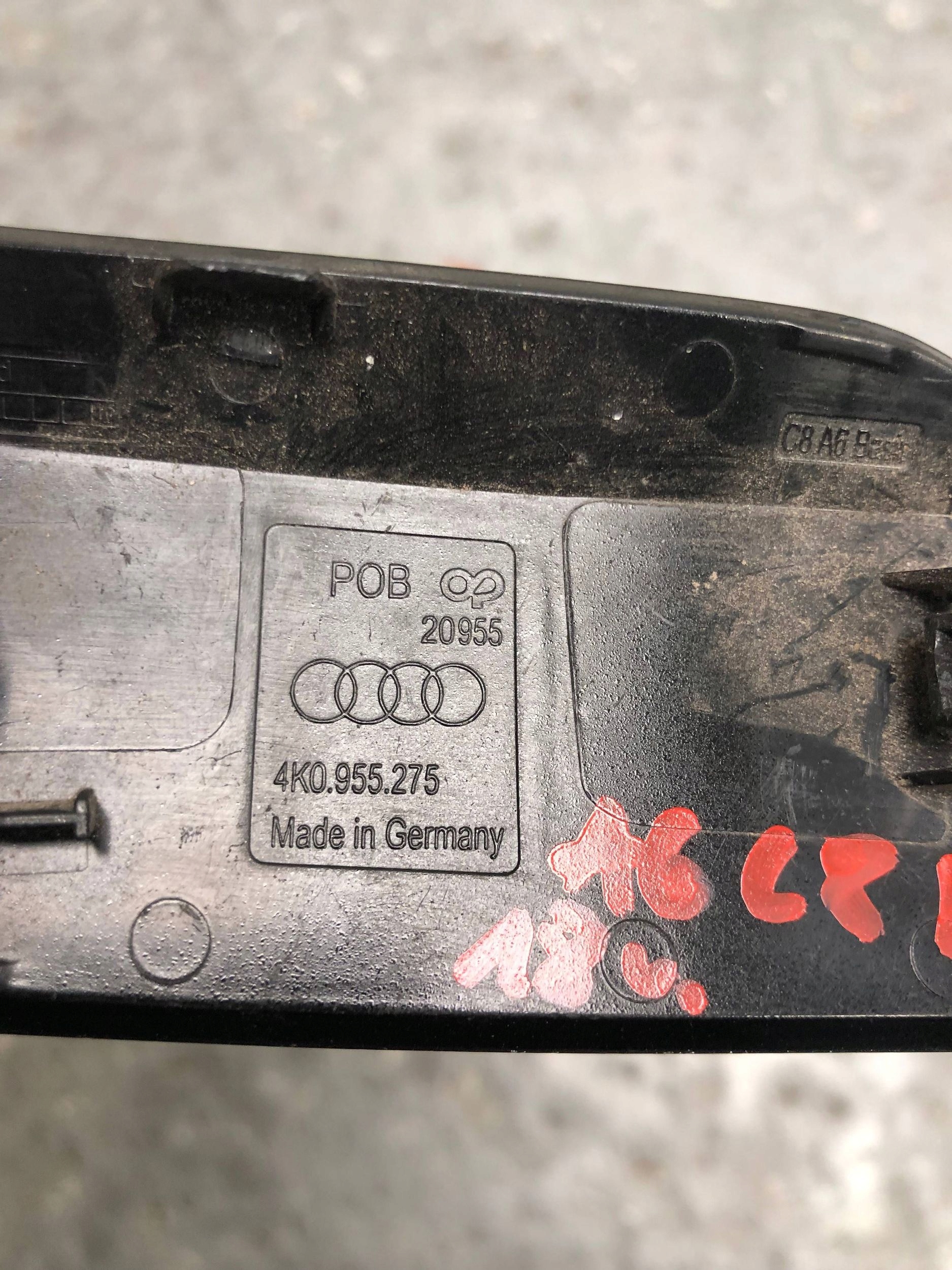 spoiler of the washer lights left front AUDI A6 C8 4K0955275
